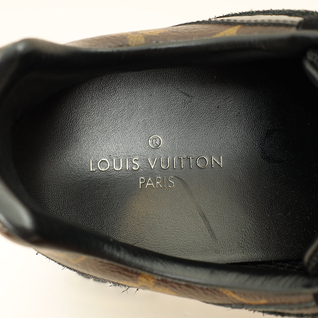 Louis Vuitton Bicolor Run Away Sneaker 37.5