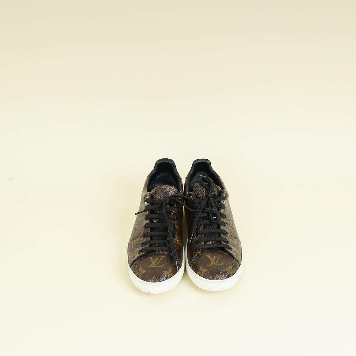 Louis Vuitton Monogram Frontrow Sneaker 37.5