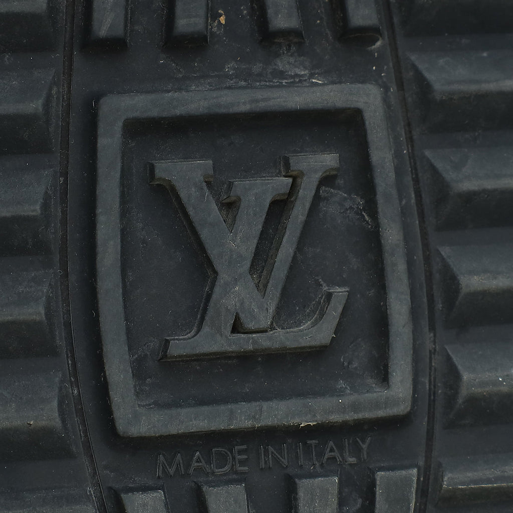 Louis Vuitton Monogram Black Run Away Sneaker 40