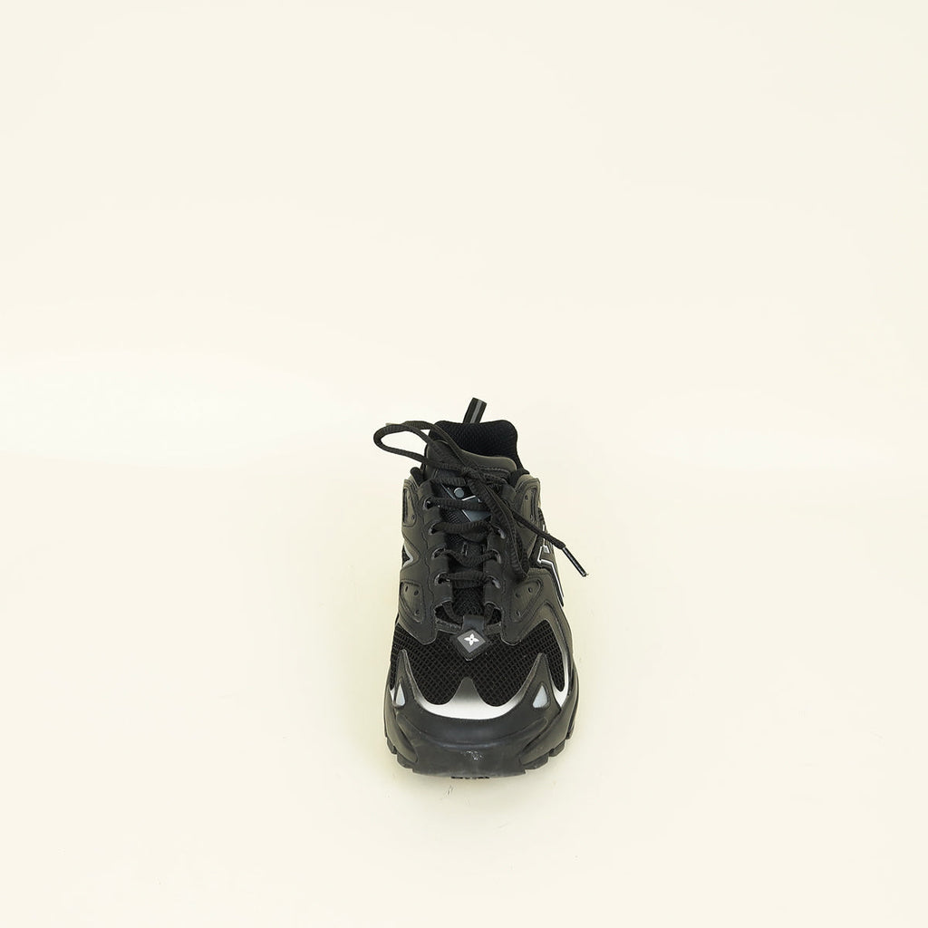 Louis Vuitton Black Runner Tatic Sneaker 6.5