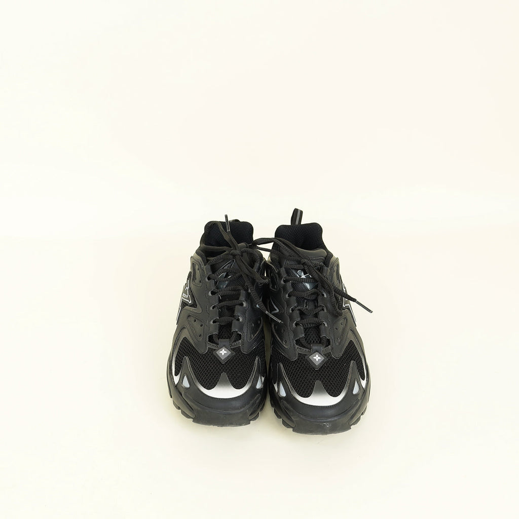 Louis Vuitton Black Runner Tatic Sneaker 6.5