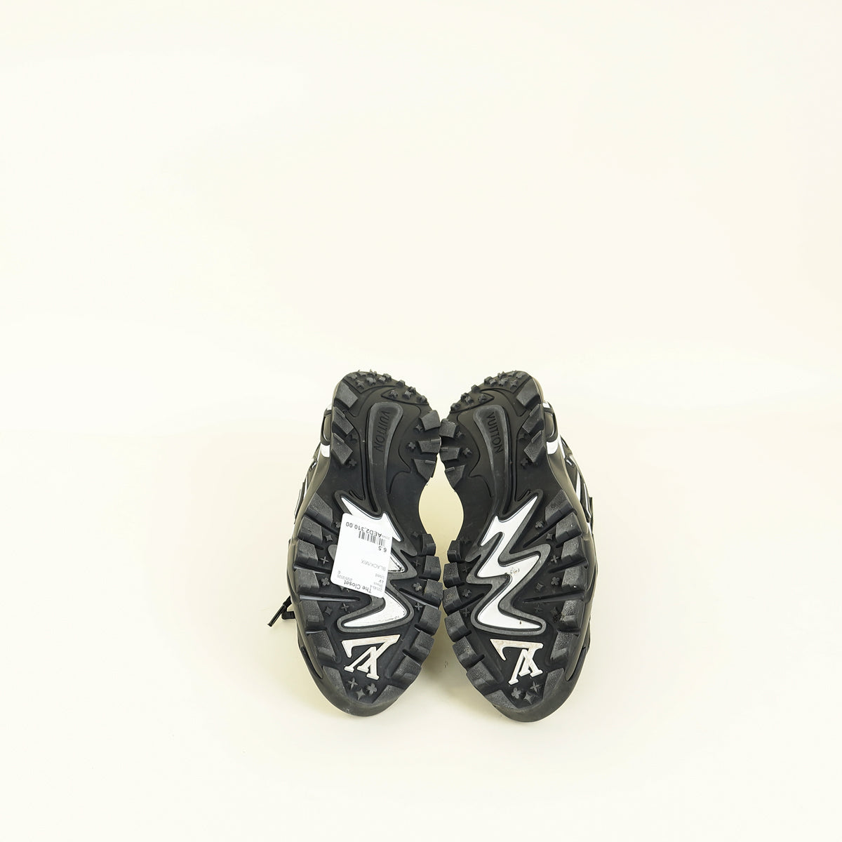 Louis Vuitton Black Runner Tatic Sneaker 6.5