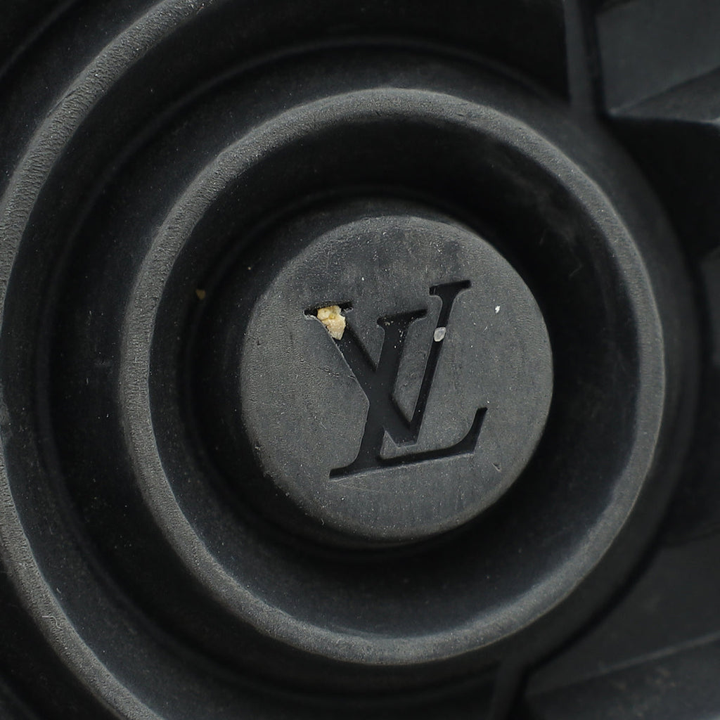 Louis Vuitton Black Runner Sneaker 7.5