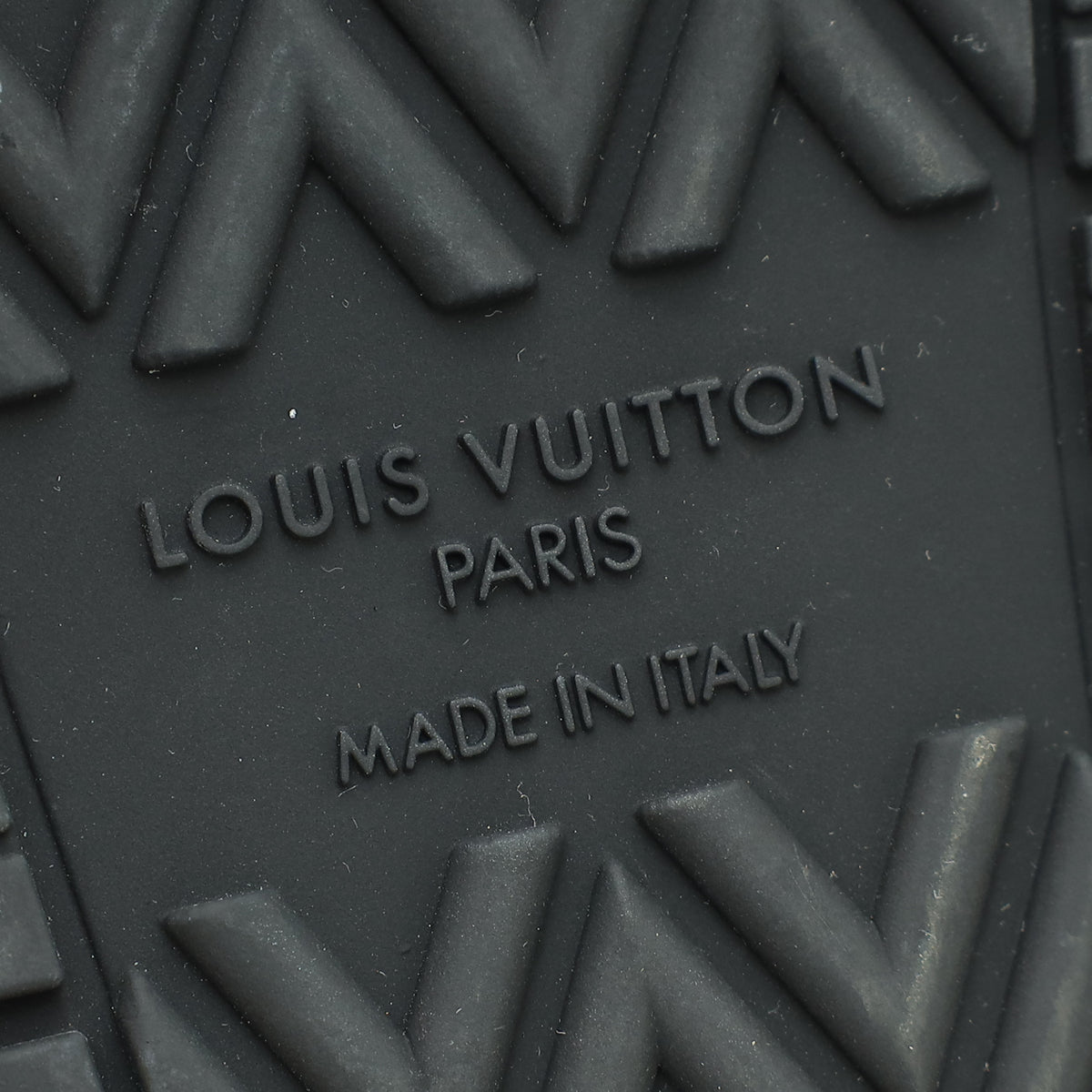 Louis Vuitton Blanc Isola Flat Comfort Mule 36