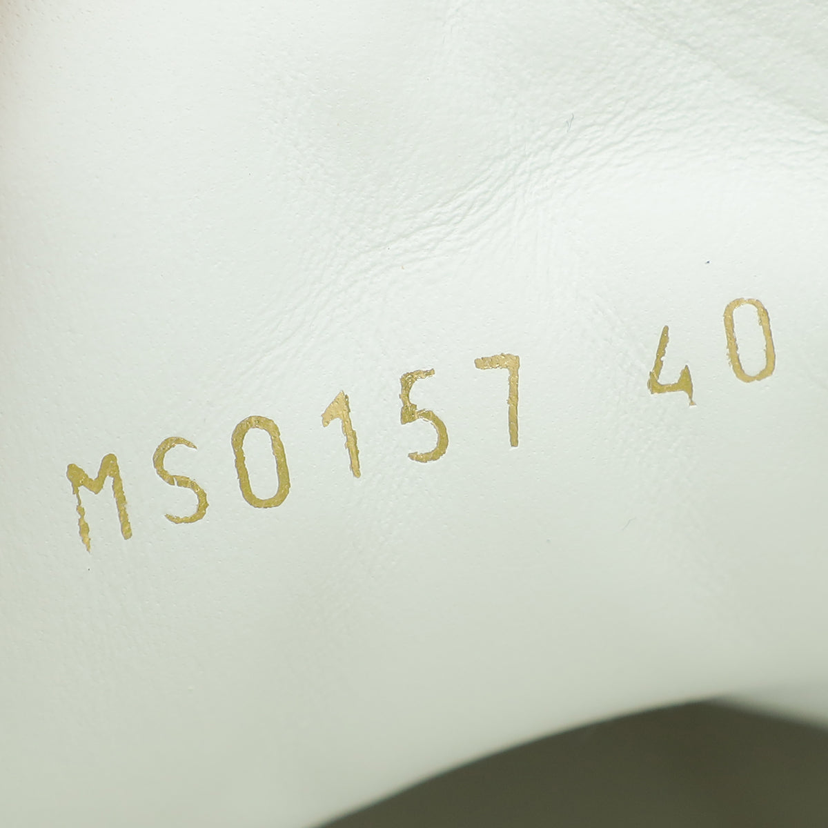 Louis Vuitton White Frontrow V Sneakers 40
