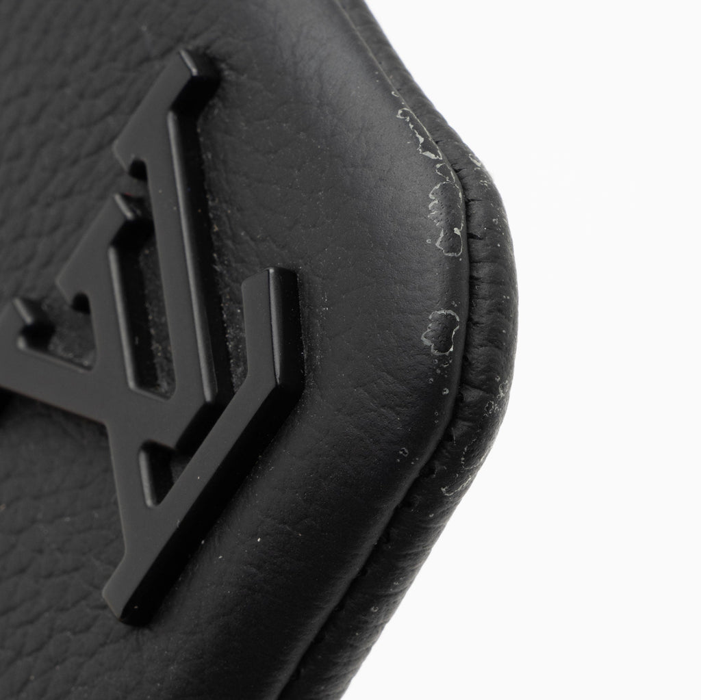Louis Vuitton Calfskin Aerogram Key Pouch (SHF-2p6yBk)