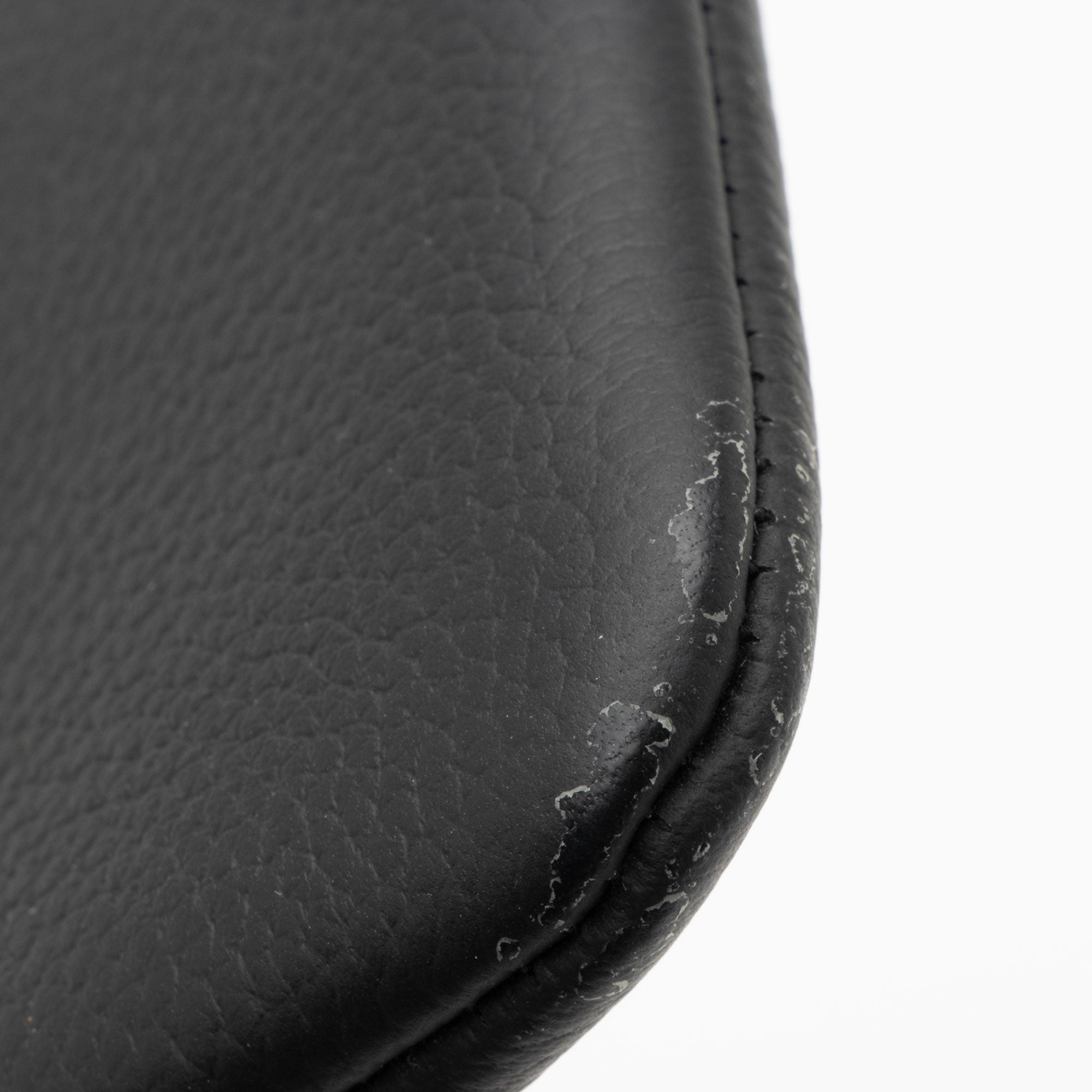 Louis Vuitton Calfskin Aerogram Key Pouch (SHF-2p6yBk)