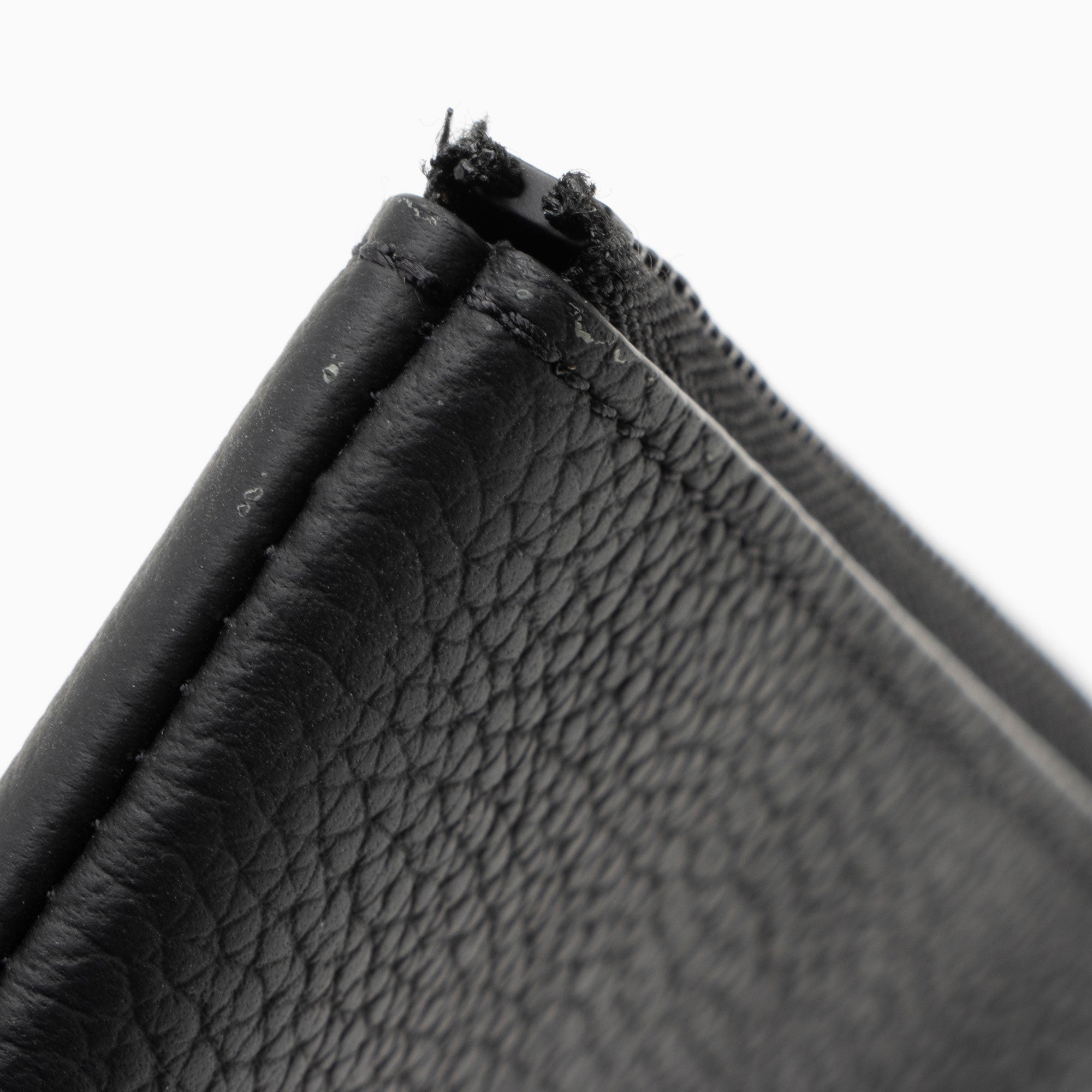 Louis Vuitton Calfskin Aerogram Key Pouch (SHF-2p6yBk)