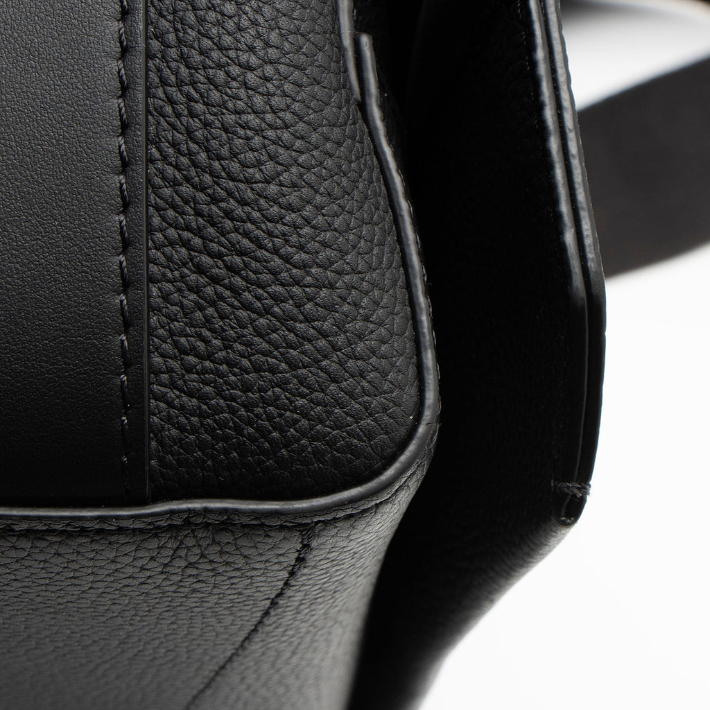 Louis Vuitton Calfskin Aerogram Takeoff Messenger