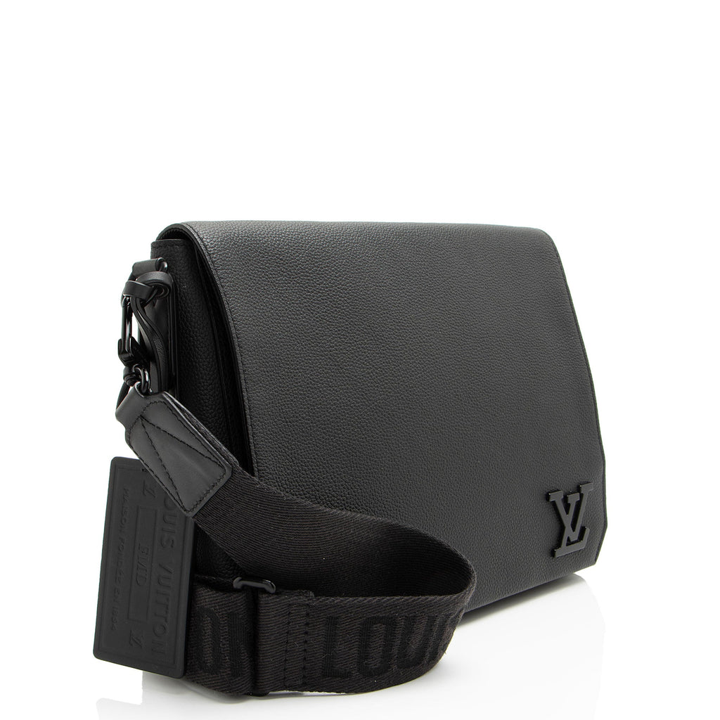Louis Vuitton Calfskin Aerogram Takeoff Messenger