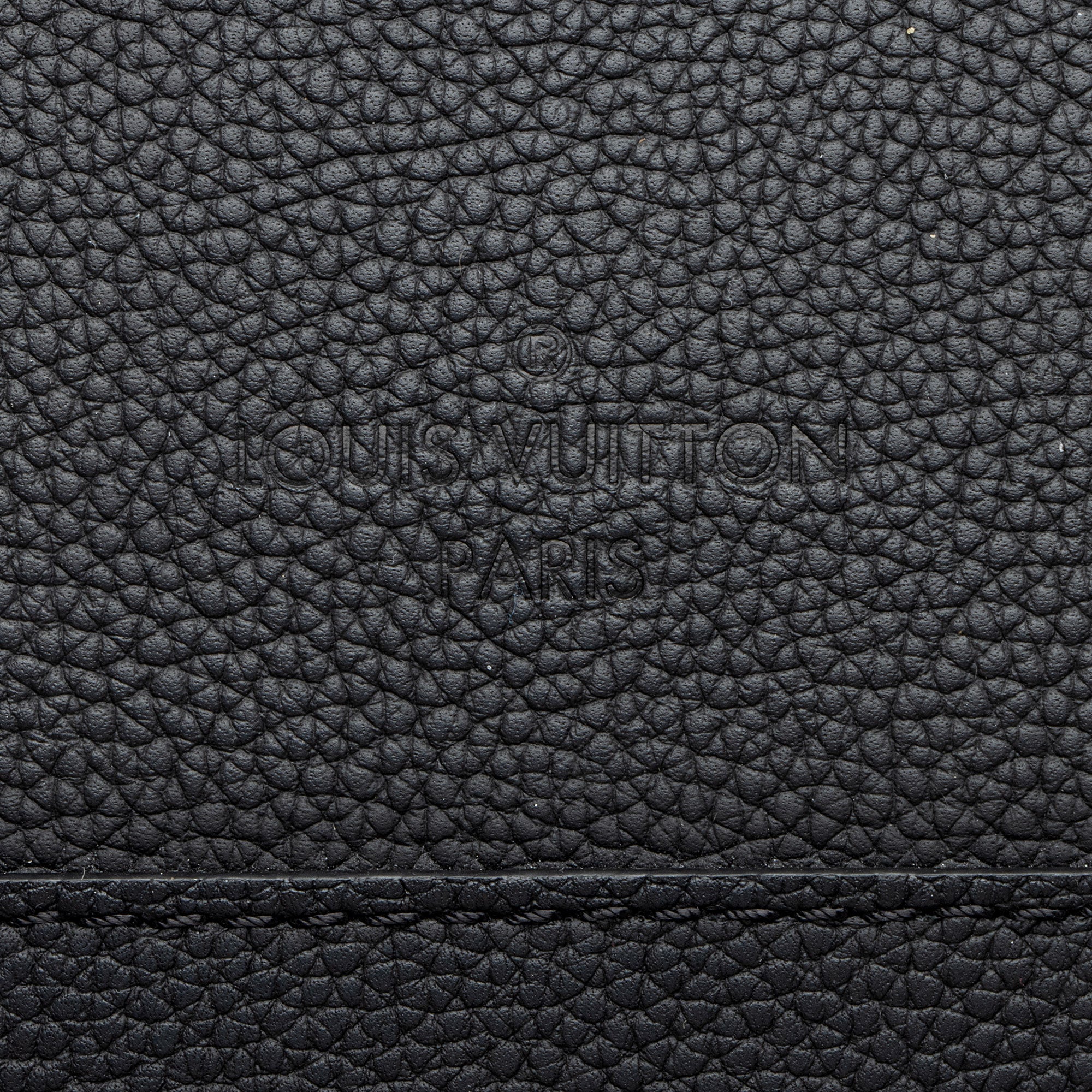 Louis Vuitton Calfskin Aerogram Takeoff Messenger