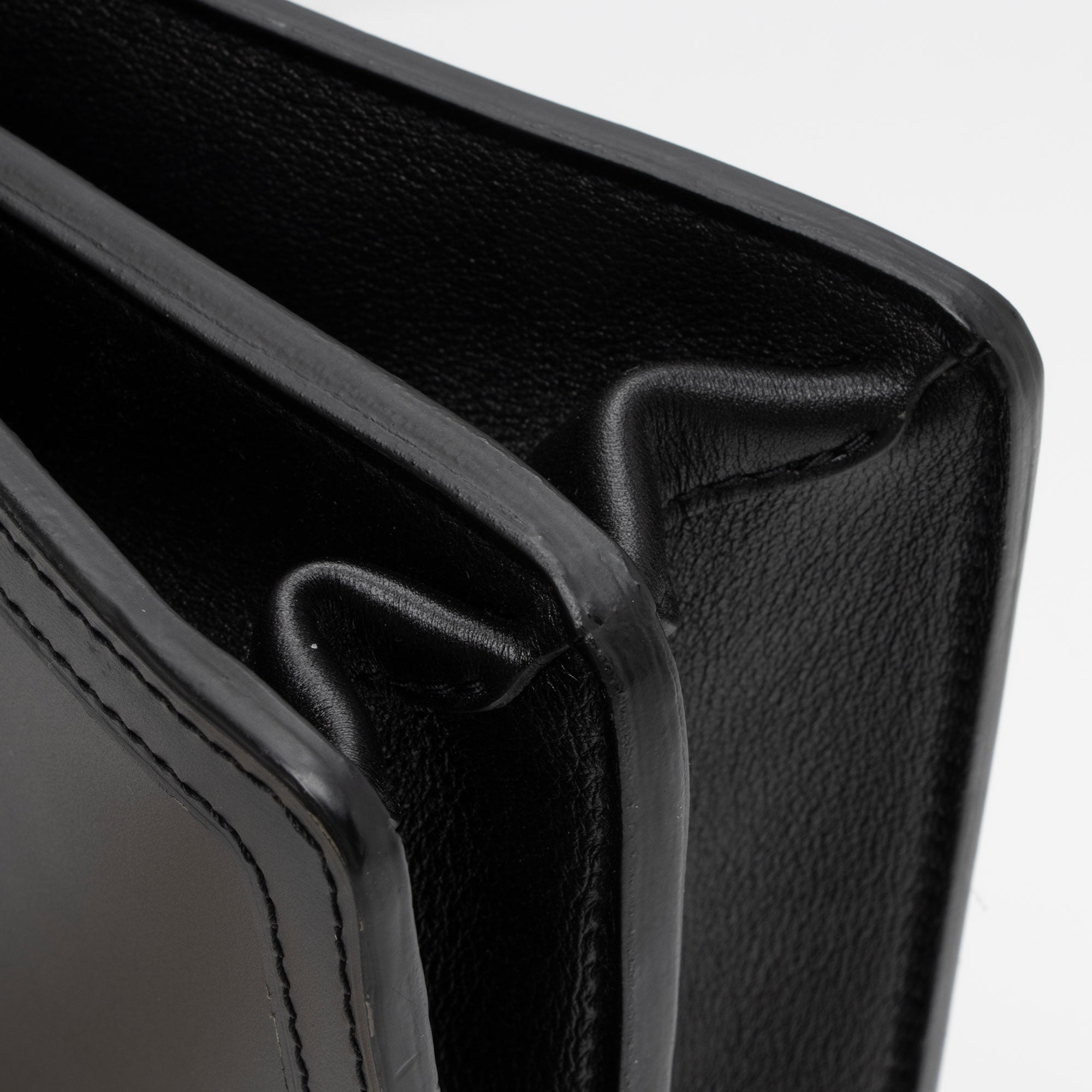 Louis Vuitton Calfskin Dauphine MM Shoulder Bag (SHF-cZl8DJ)