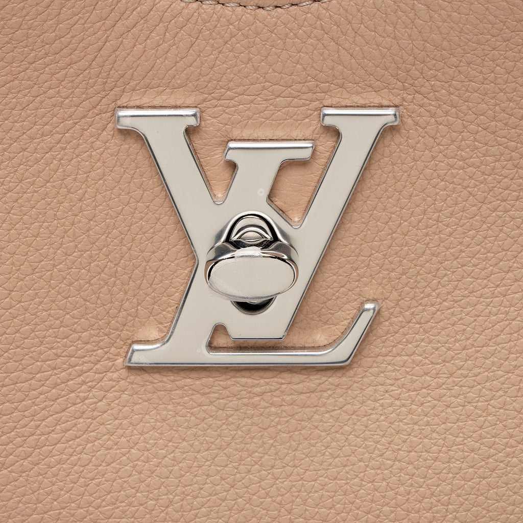 Louis Vuitton Calfskin Lockme Hobo (SHF-qylTpe)