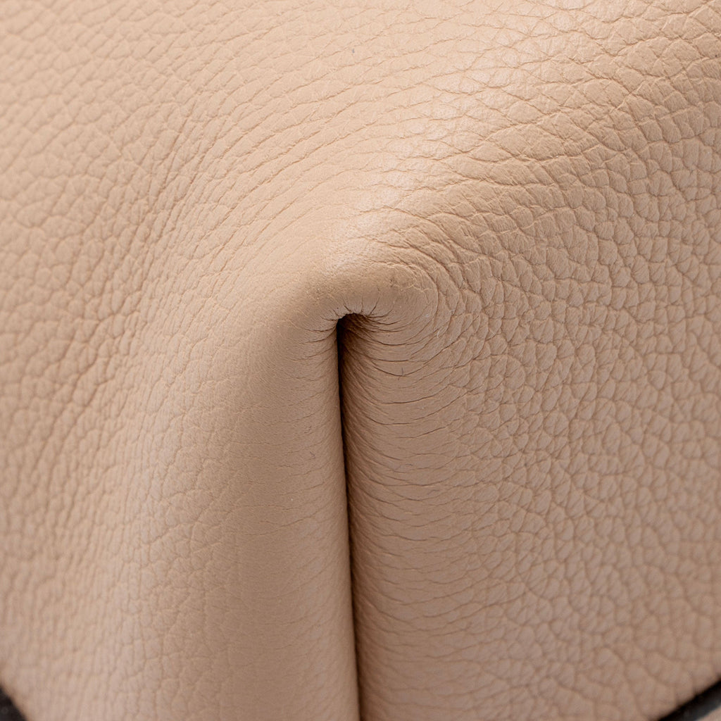 Louis Vuitton Calfskin Lockme Hobo (SHF-qylTpe)
