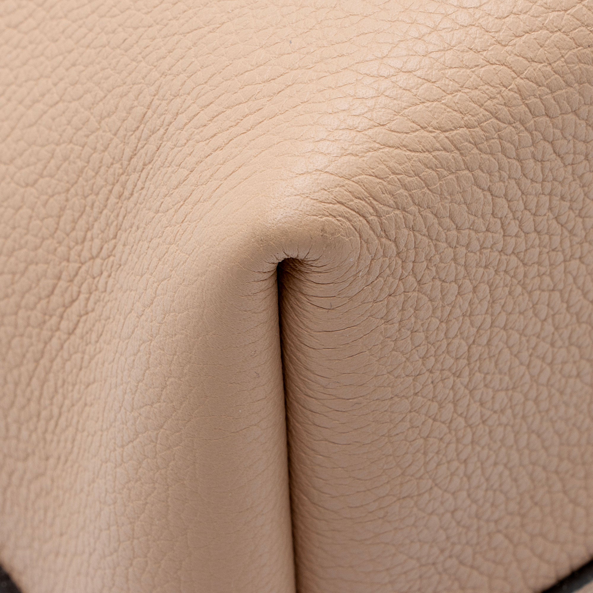 Louis Vuitton Calfskin Lockme Hobo (SHF-qylTpe)