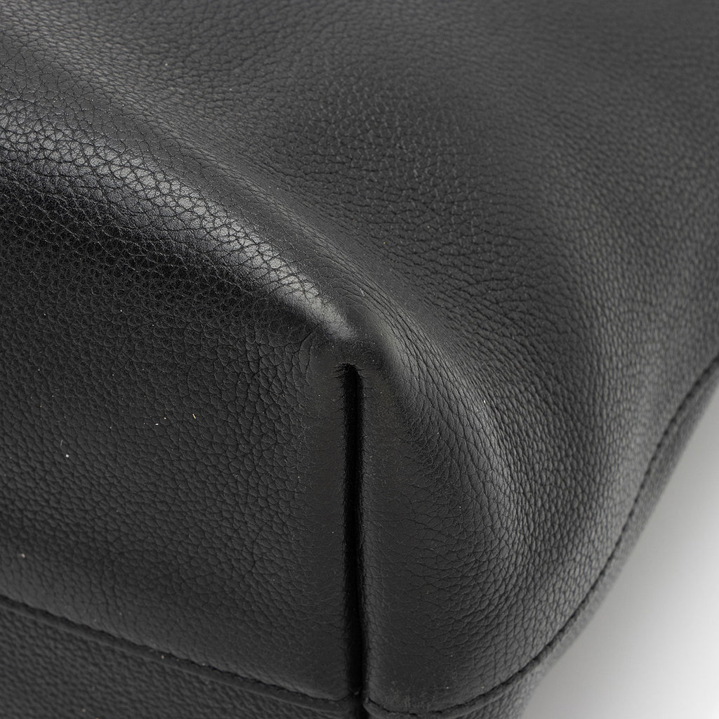 Louis Vuitton Calfskin Lockme Hobo (SHF-7tQkNs)