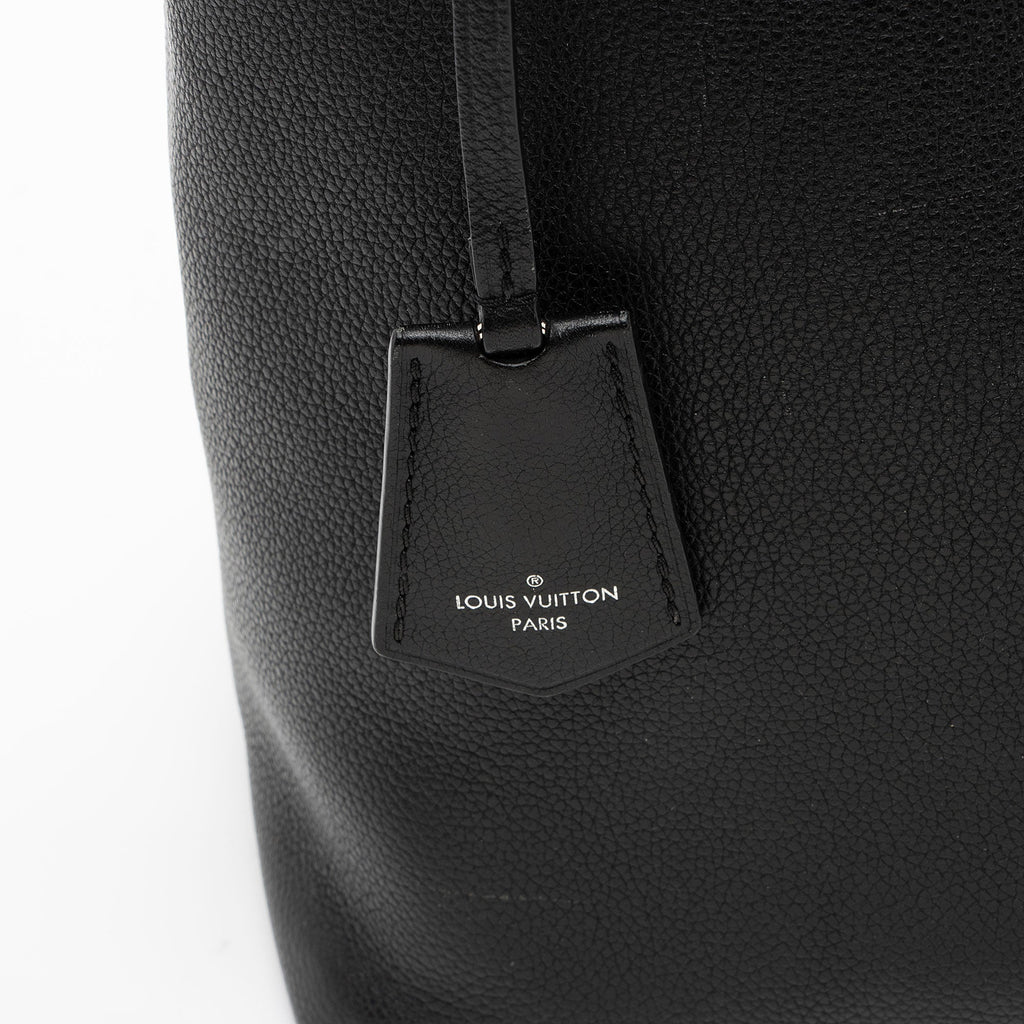 Louis Vuitton Calfskin Lockme Hobo (SHF-7tQkNs)