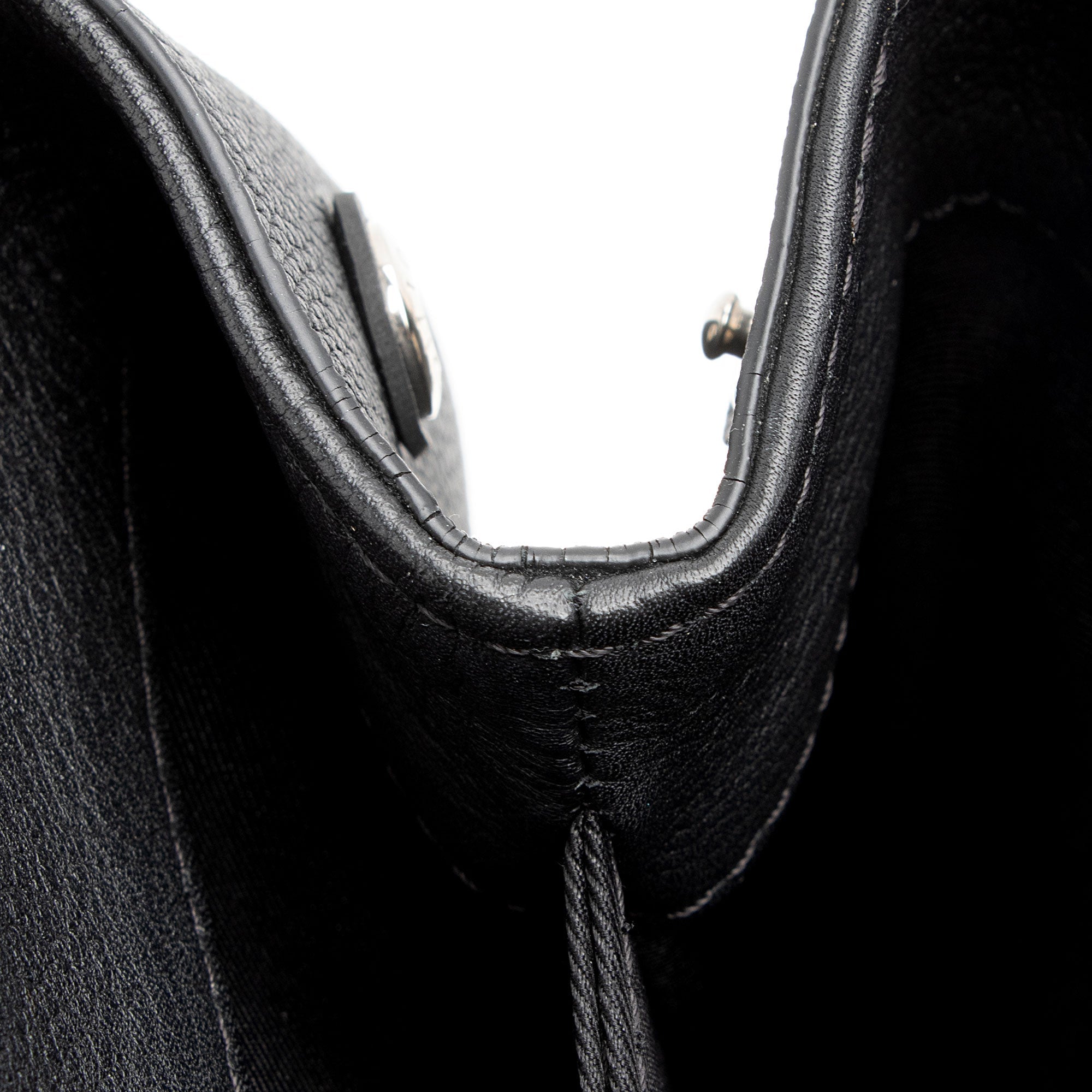 Louis Vuitton Calfskin Lockme II Satchel (SHF-Dcfekl)