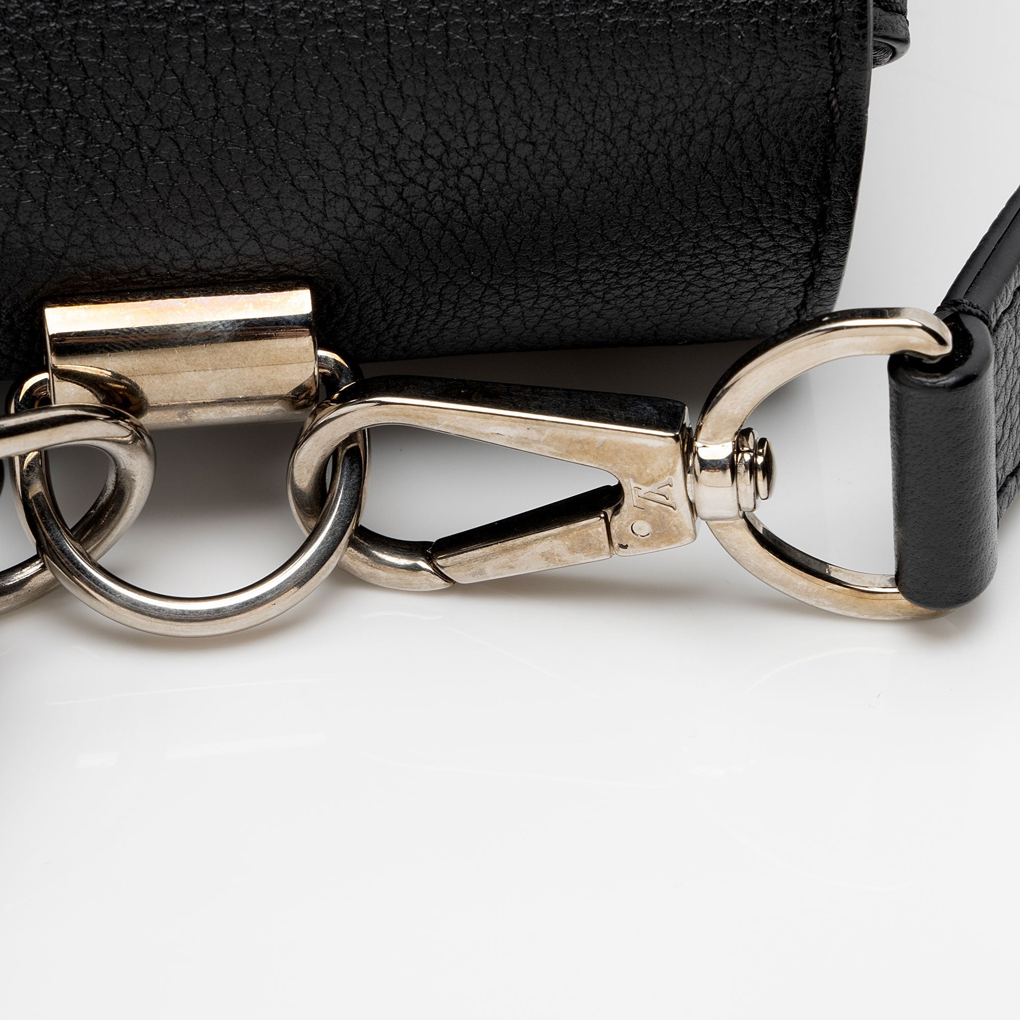 Louis Vuitton Calfskin Lockme II Satchel (SHF-Dcfekl)