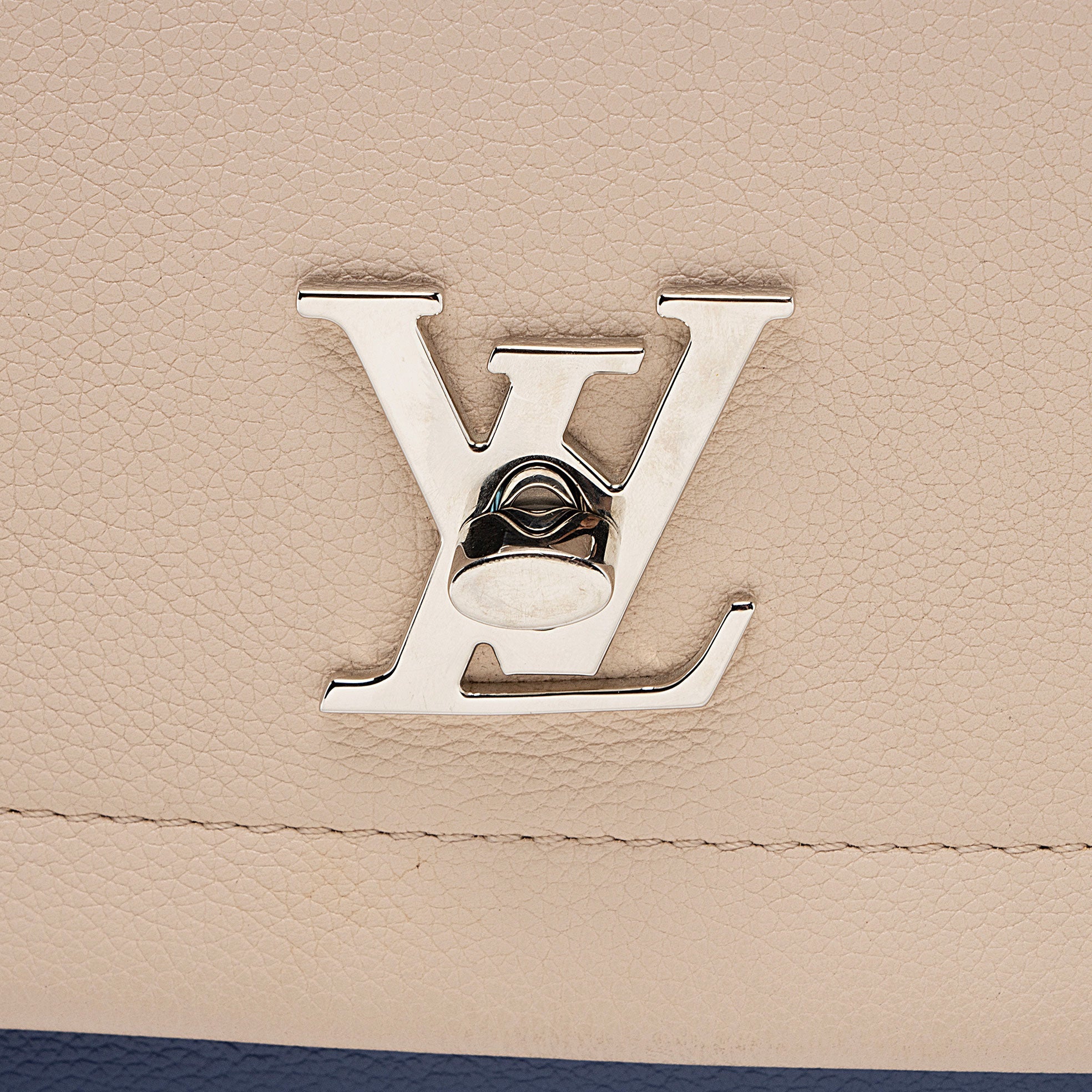 Louis Vuitton Calfskin Lockme II Satchel (SHF-SVCsUl)