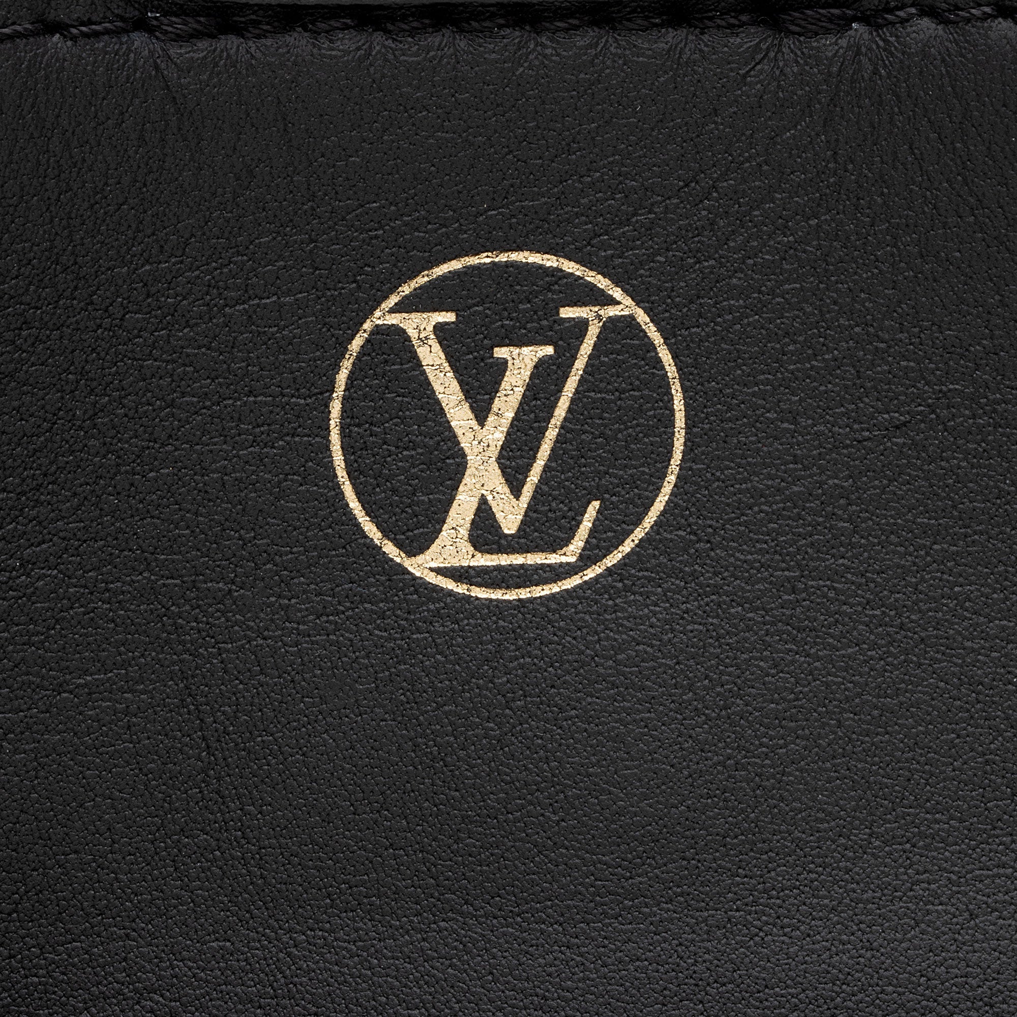 Louis Vuitton Calfskin Tufted Monogram Canvas On My Side MM Tote (SHF-rALkar)
