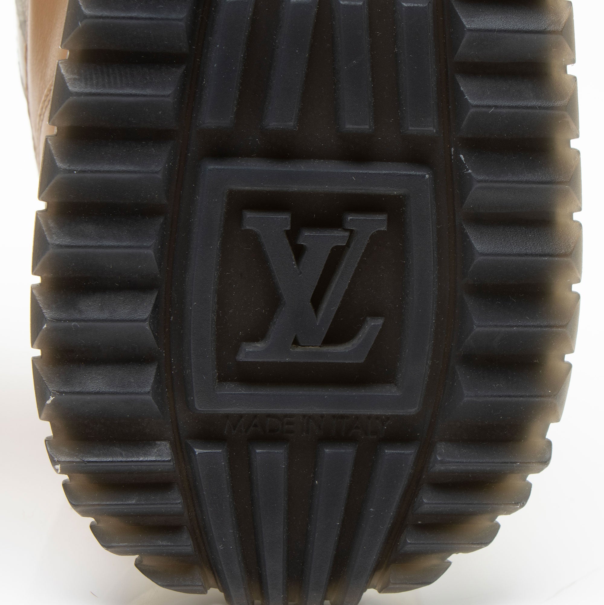 Louis Vuitton Damier Azur Leather Run Away Sneakers - Size 8 / 38