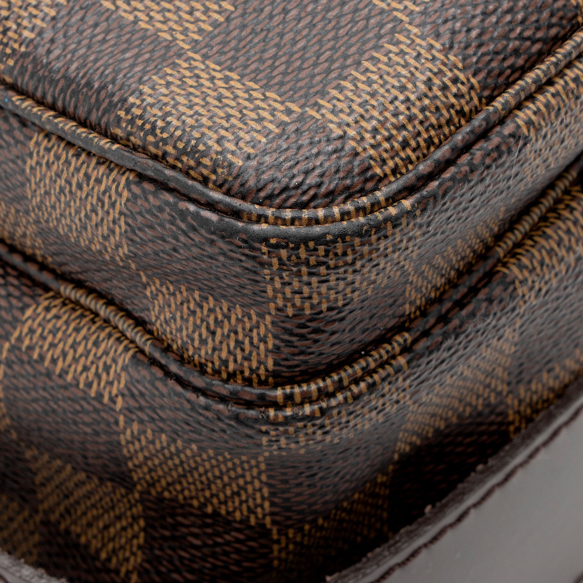 Louis Vuitton Damier Ebene Naviglio Messenger