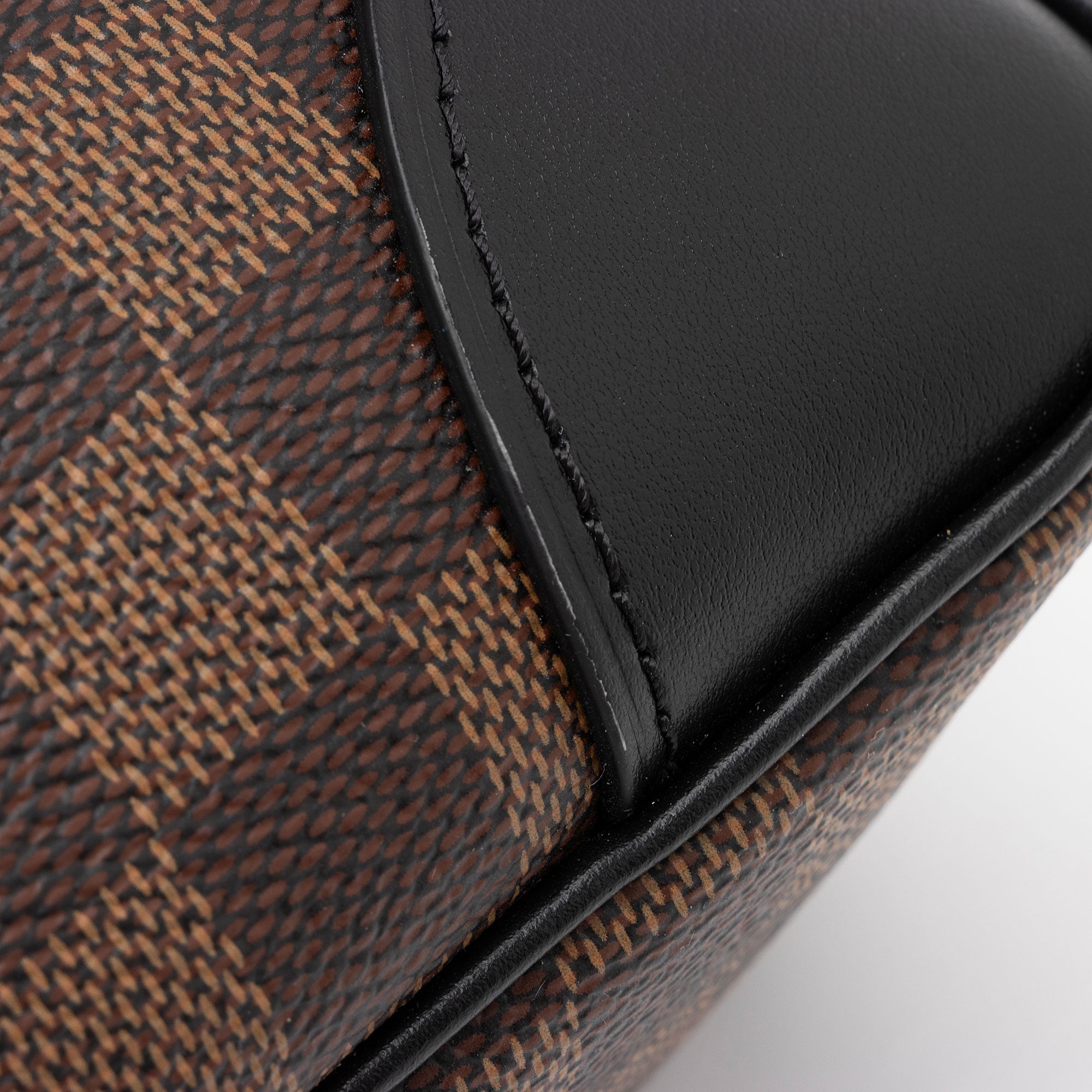 Louis Vuitton Damier Ebene Odeon MM NM Shoulder Bag (SHF-kv3tmb)