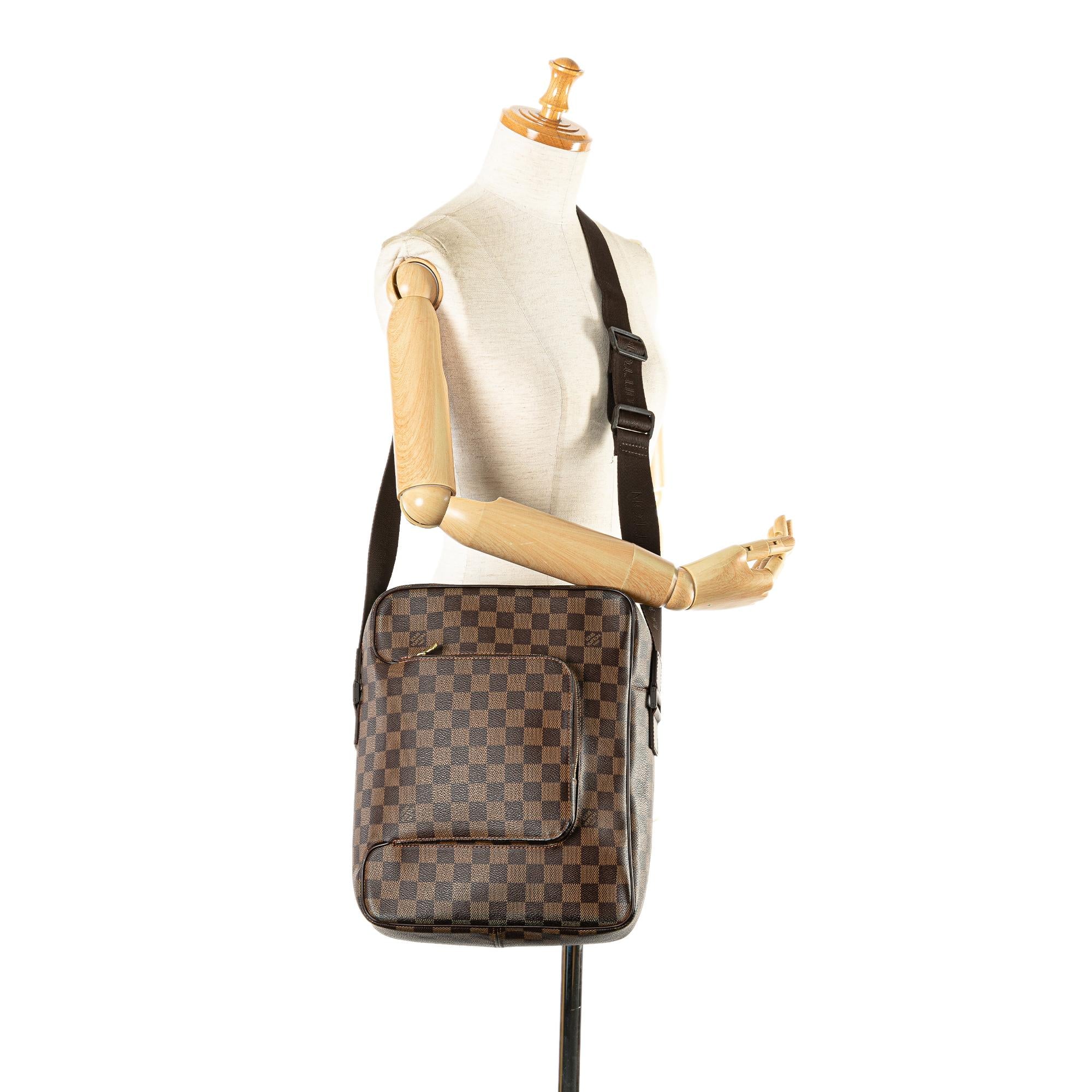 Louis Vuitton Damier Ebene Olav MM (SHG-DN2jmG)