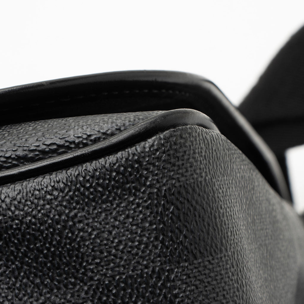 Louis Vuitton Damier Graphite Daniel MM Messenger (SHF-gXB02D)