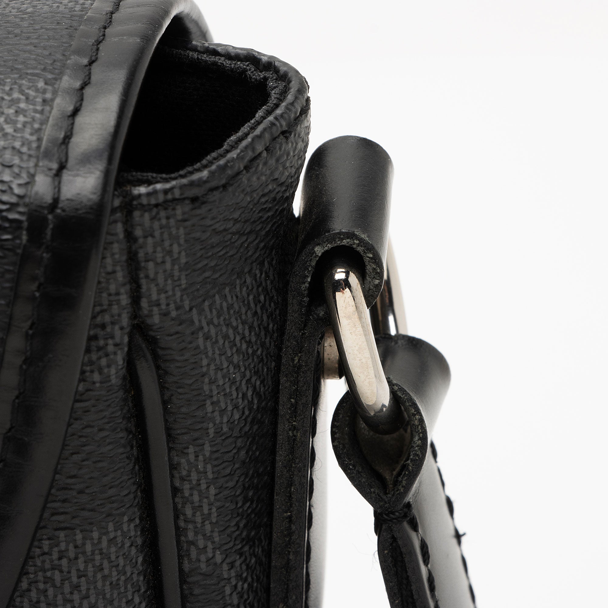 Louis Vuitton Damier Graphite Daniel MM Messenger (SHF-gXB02D)