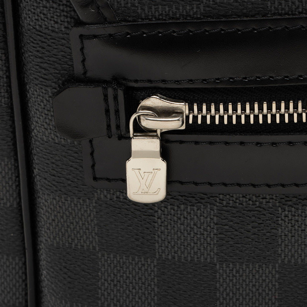 Louis Vuitton Damier Graphite Daniel MM Messenger (SHF-gXB02D)