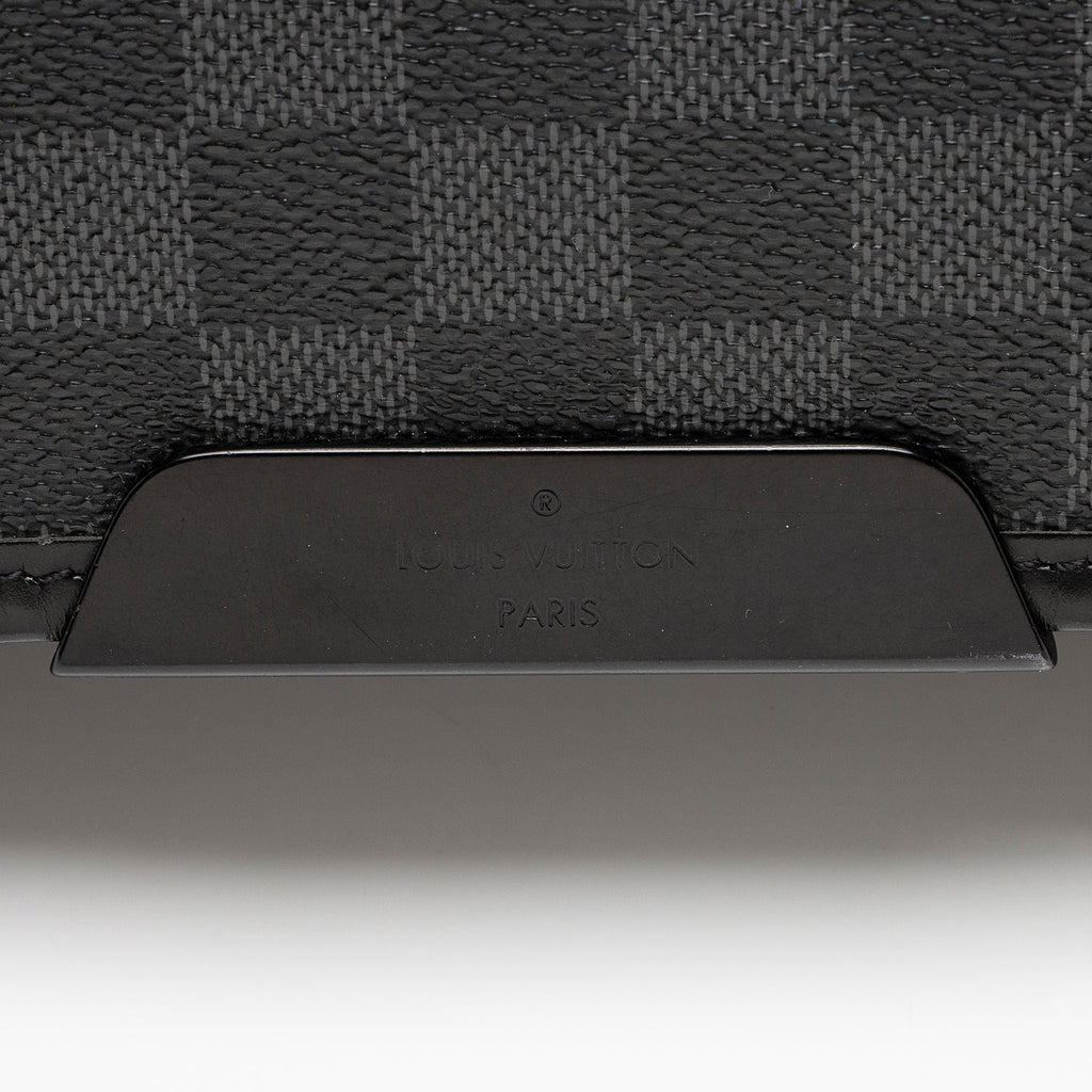Louis Vuitton Damier Graphite Daniel MM Messenger (SHF-gXB02D)