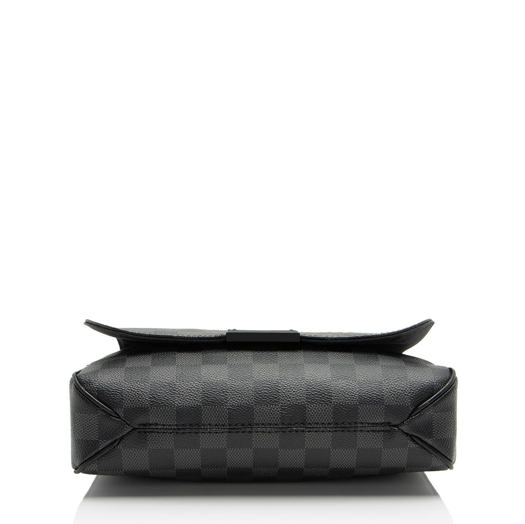 Louis Vuitton Damier Graphite District PM Messenger