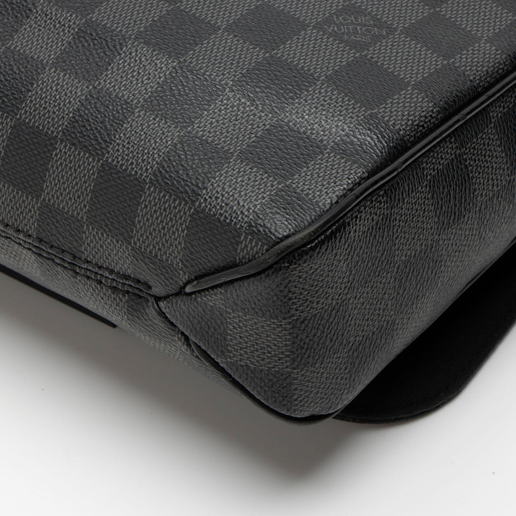 Louis Vuitton Damier Graphite District PM Messenger