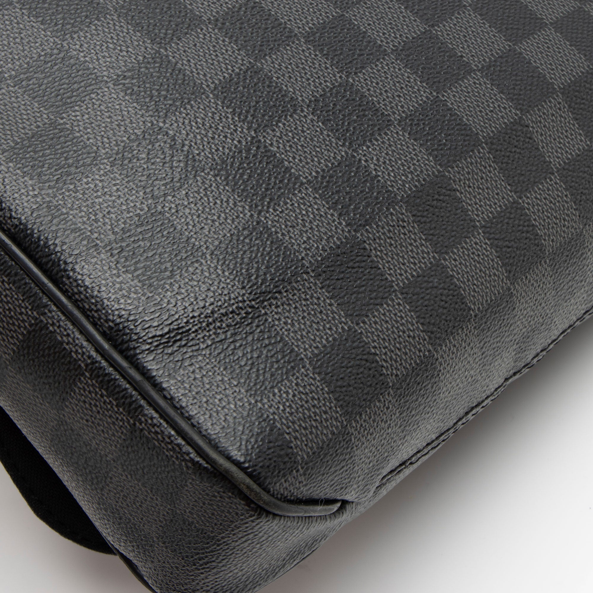 Louis Vuitton Damier Graphite District PM Messenger