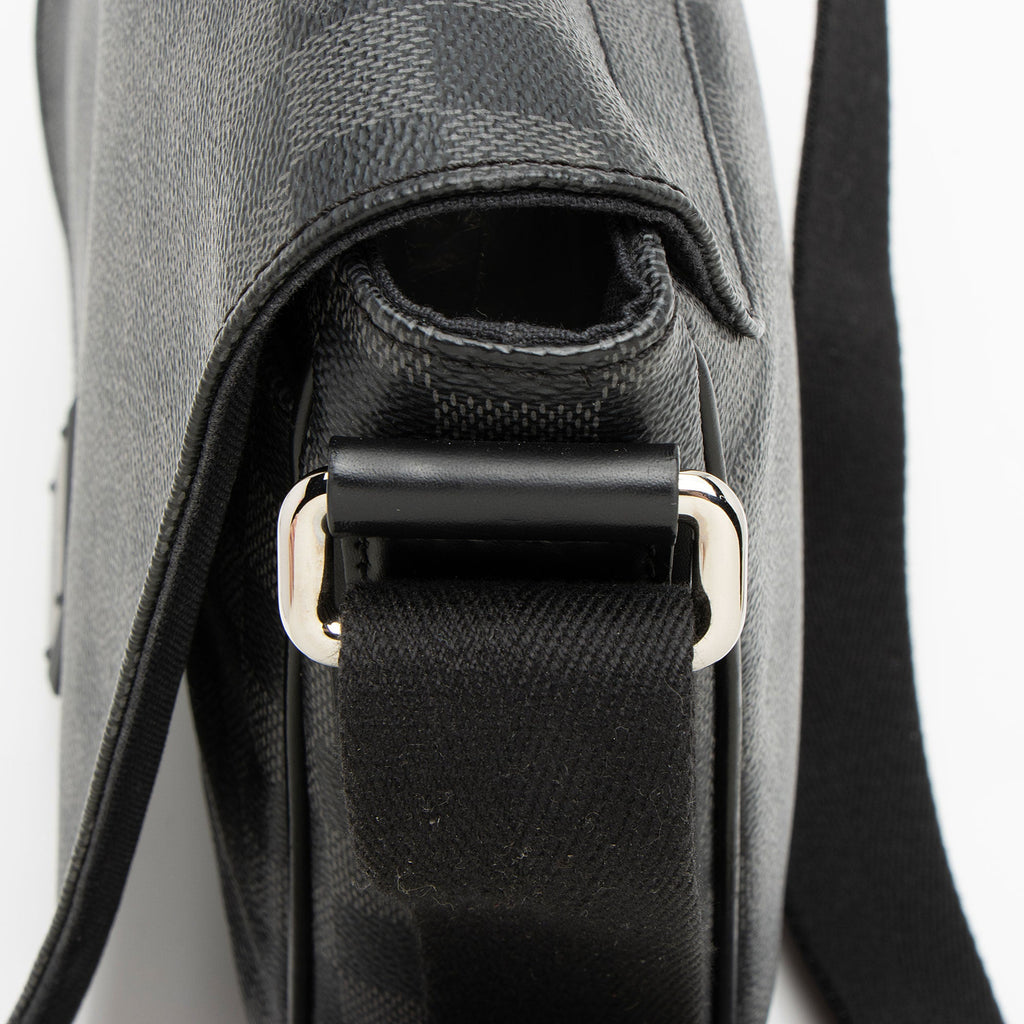 Louis Vuitton Damier Graphite District PM Messenger