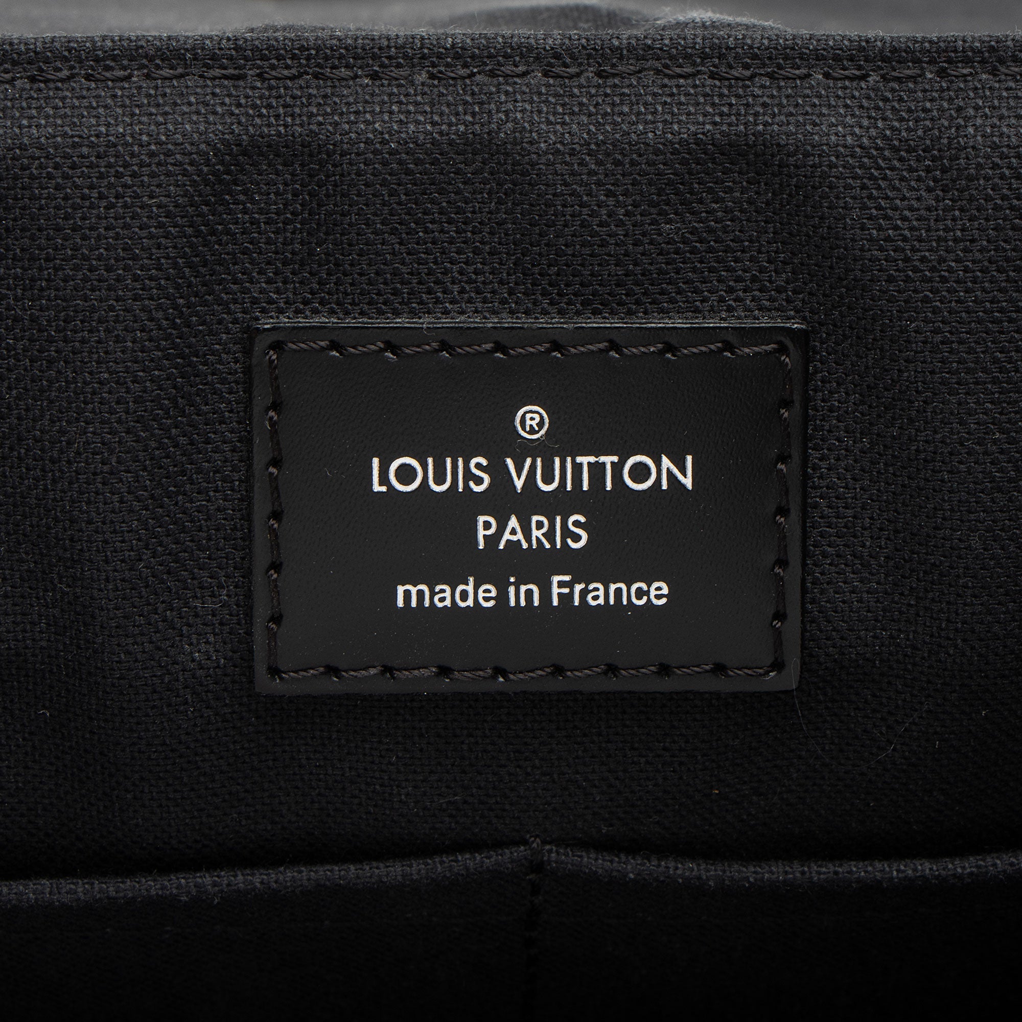 Louis Vuitton Damier Graphite District PM Messenger