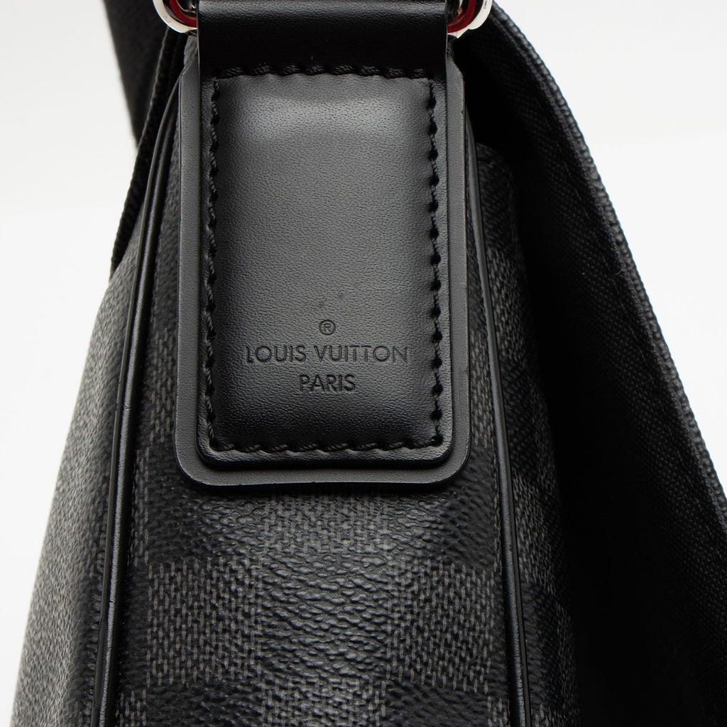 Louis Vuitton Damier Graphite District PM Messenger