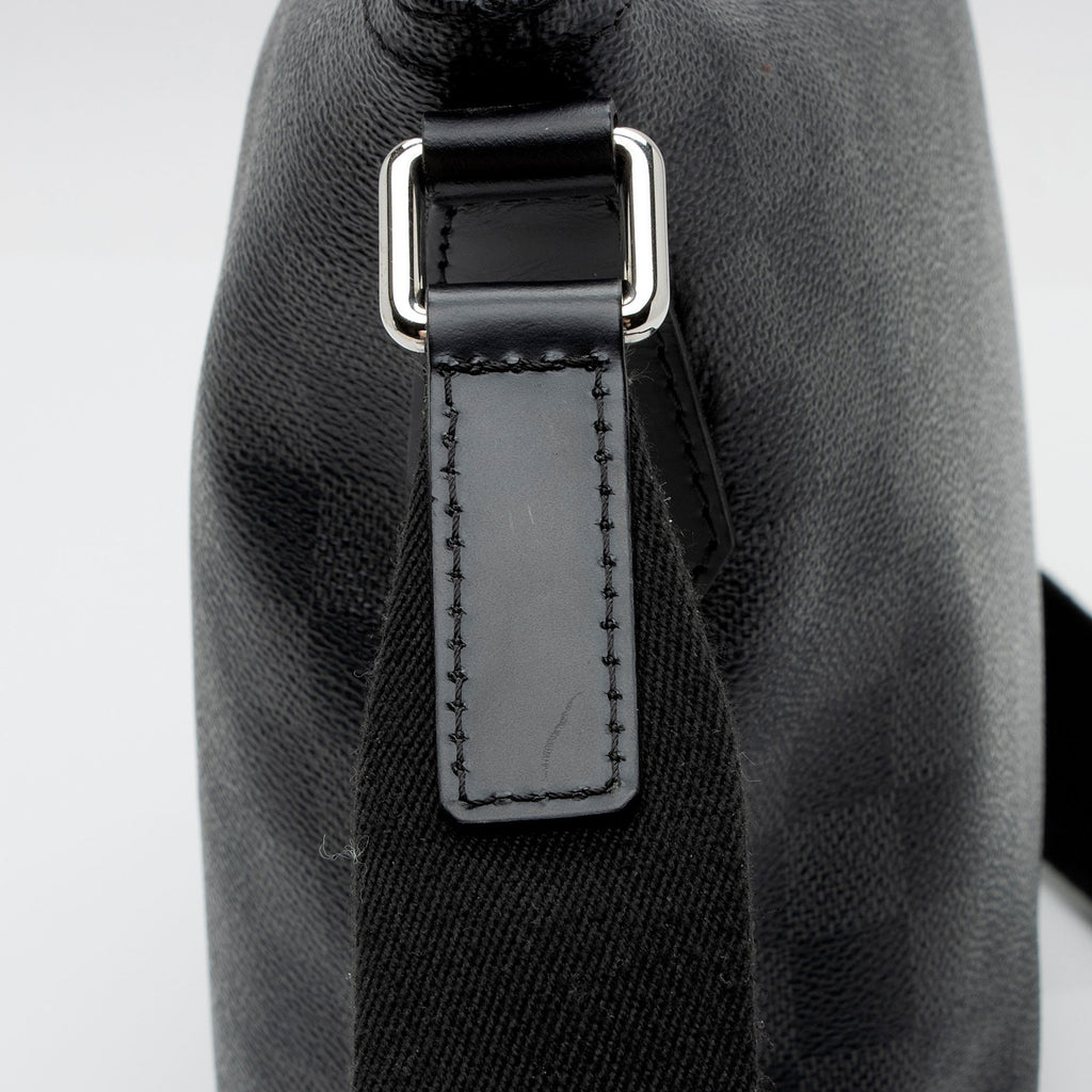 Louis Vuitton Damier Graphite Mick PM Shoulder Bag (SHF-qt5YT5)