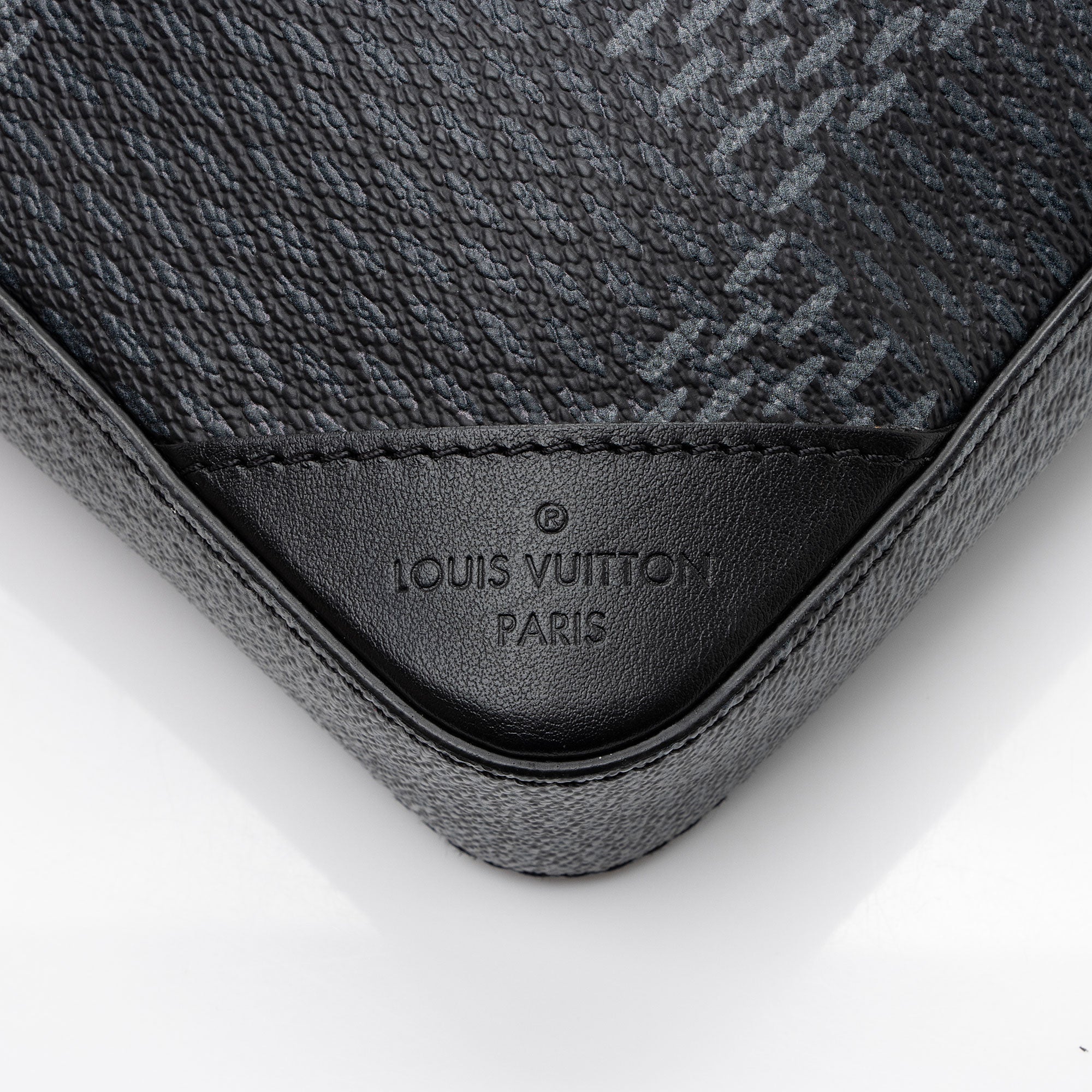 Louis Vuitton Damier Graphite Trio Messenger (SHF-7W9tQn)