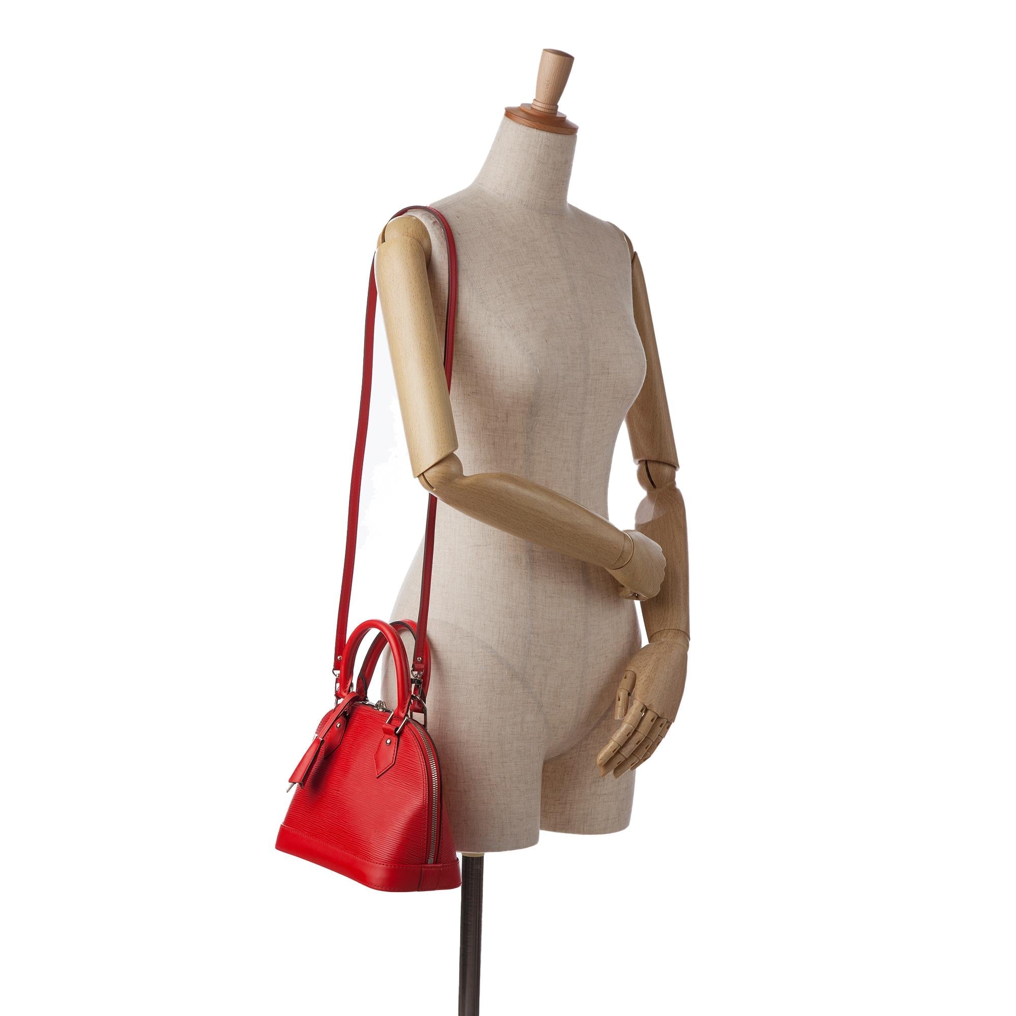 Louis Vuitton Epi Alma BB (SHG-UcsASF)