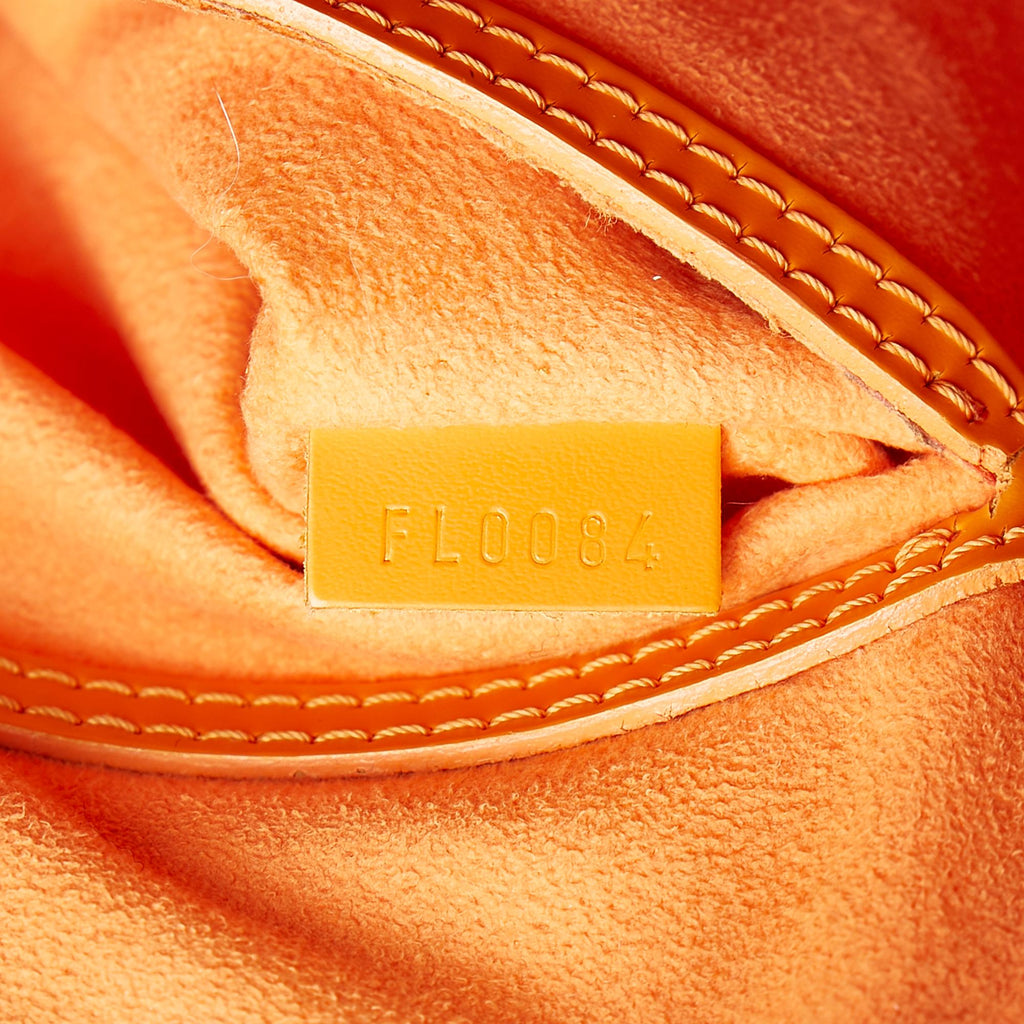 Louis Vuitton Epi Alma PM (SHG-Jd9Hwy)