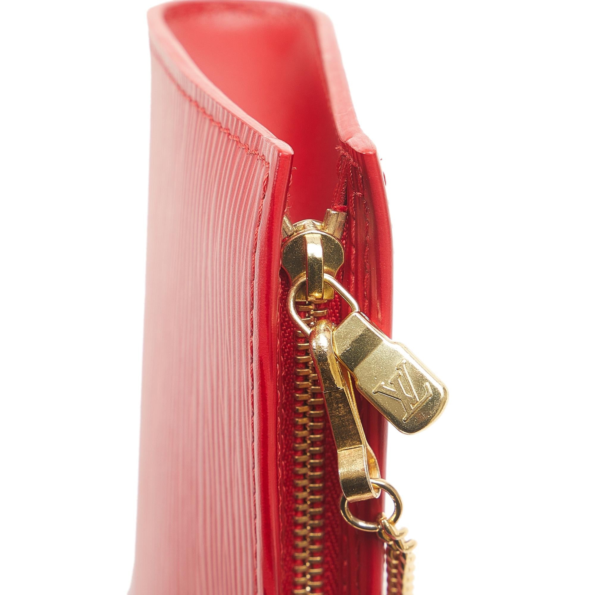 Louis Vuitton Epi Bucket PM Pouch (SHG-LsDK3E)