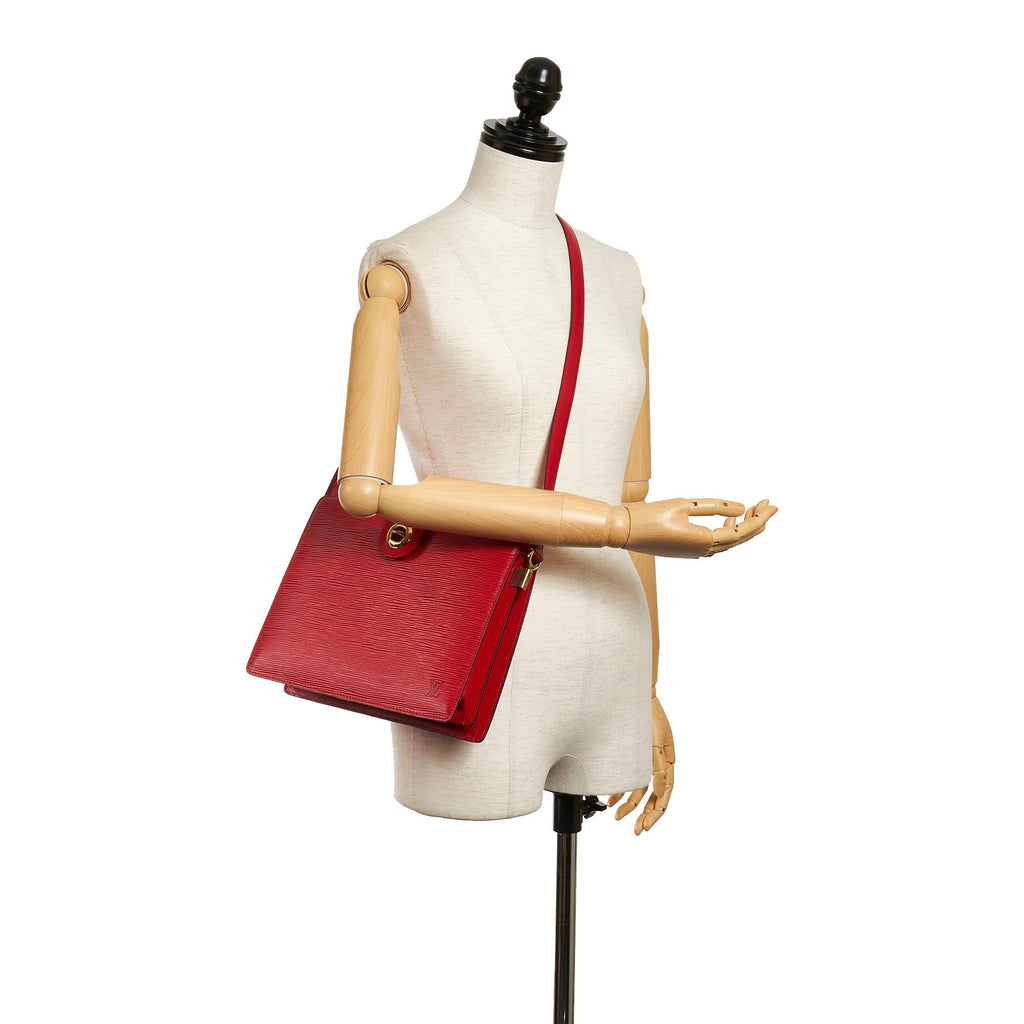 Louis Vuitton Epi Capucines (SHG-30252)