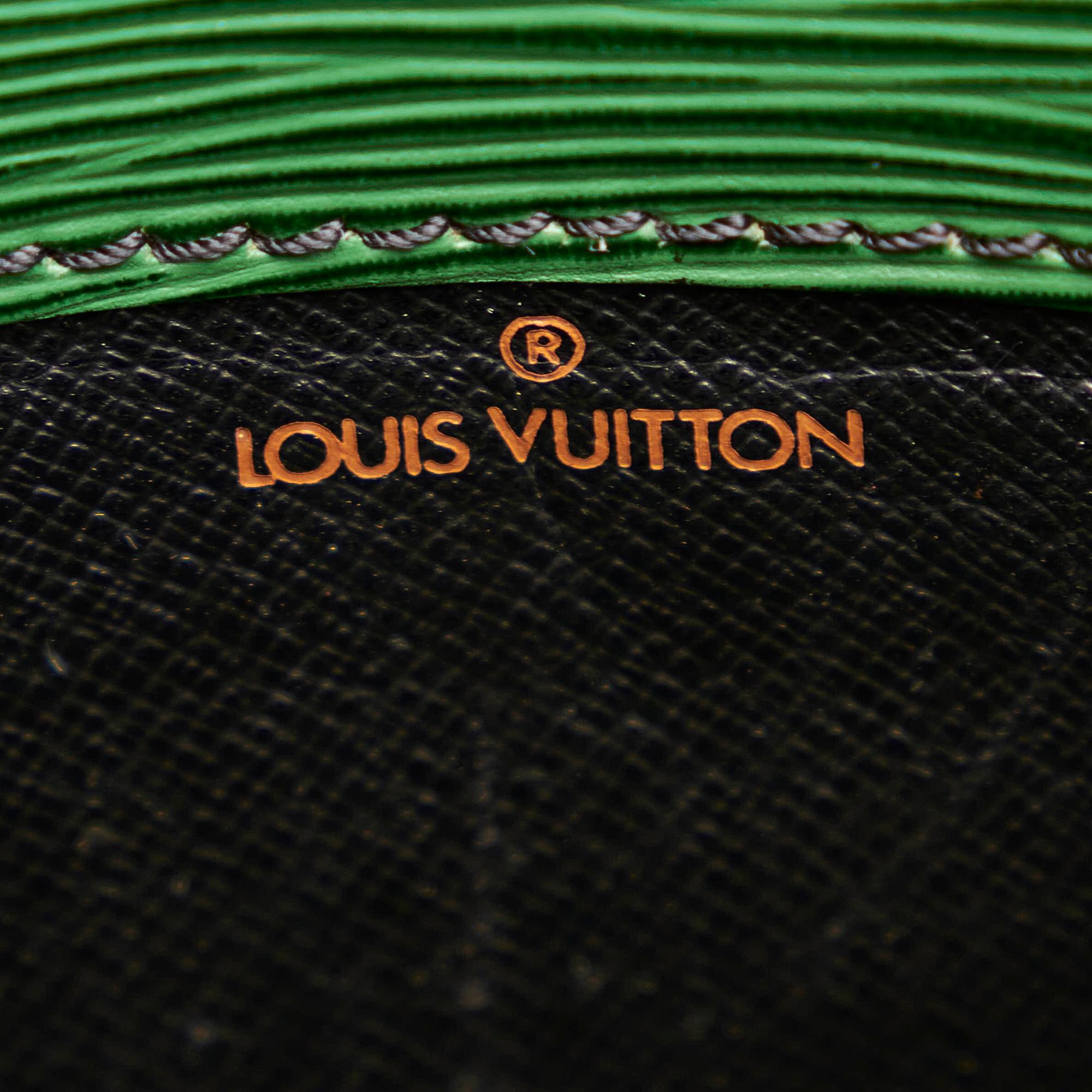 Louis Vuitton Epi Cartouchiere MM (SHG-30202)