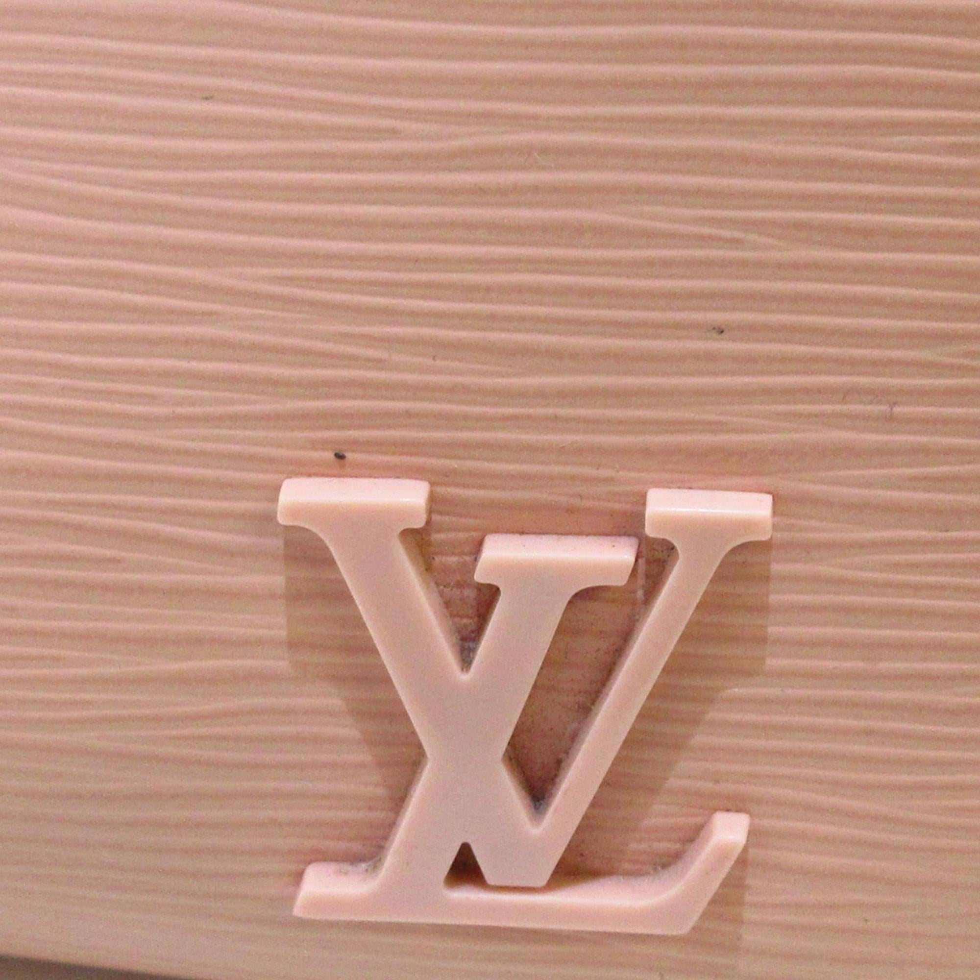 Louis Vuitton Epi Cluny MM (SHG-KD4zL2)