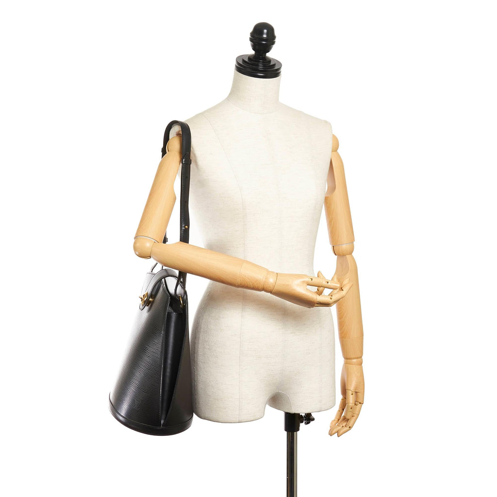Louis Vuitton Epi Cluny (SHG-31890)