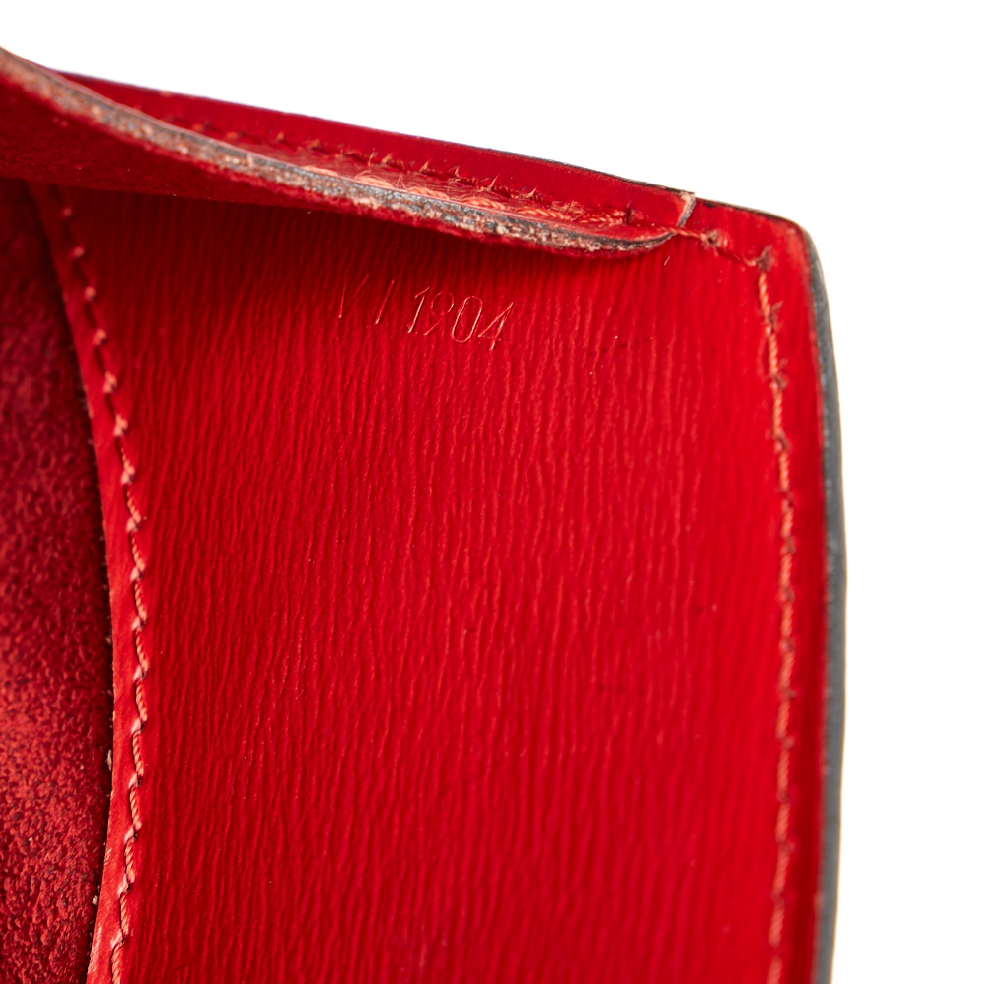 Louis Vuitton Epi Cluny (SHG-35926)