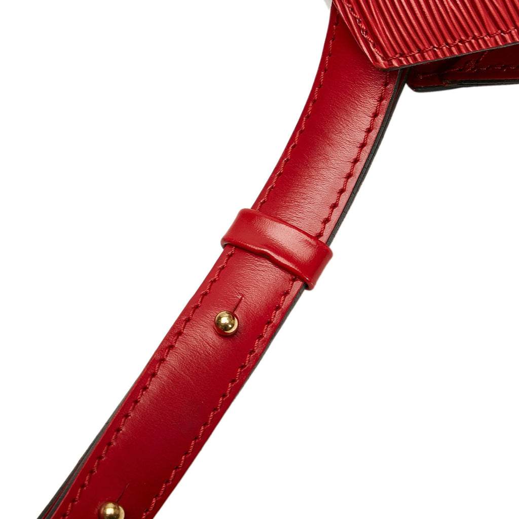 Louis Vuitton Epi Cluny (SHG-35926)